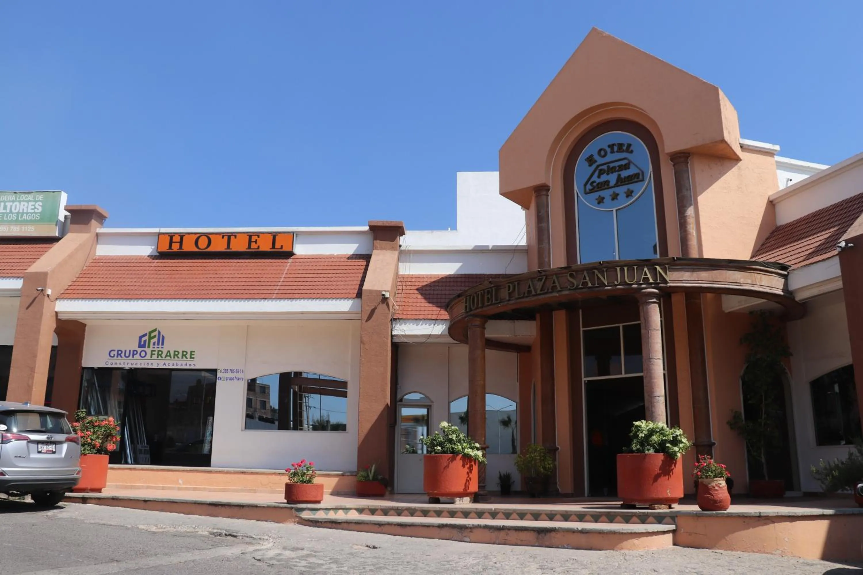 Property building in Hotel Plaza San Juan