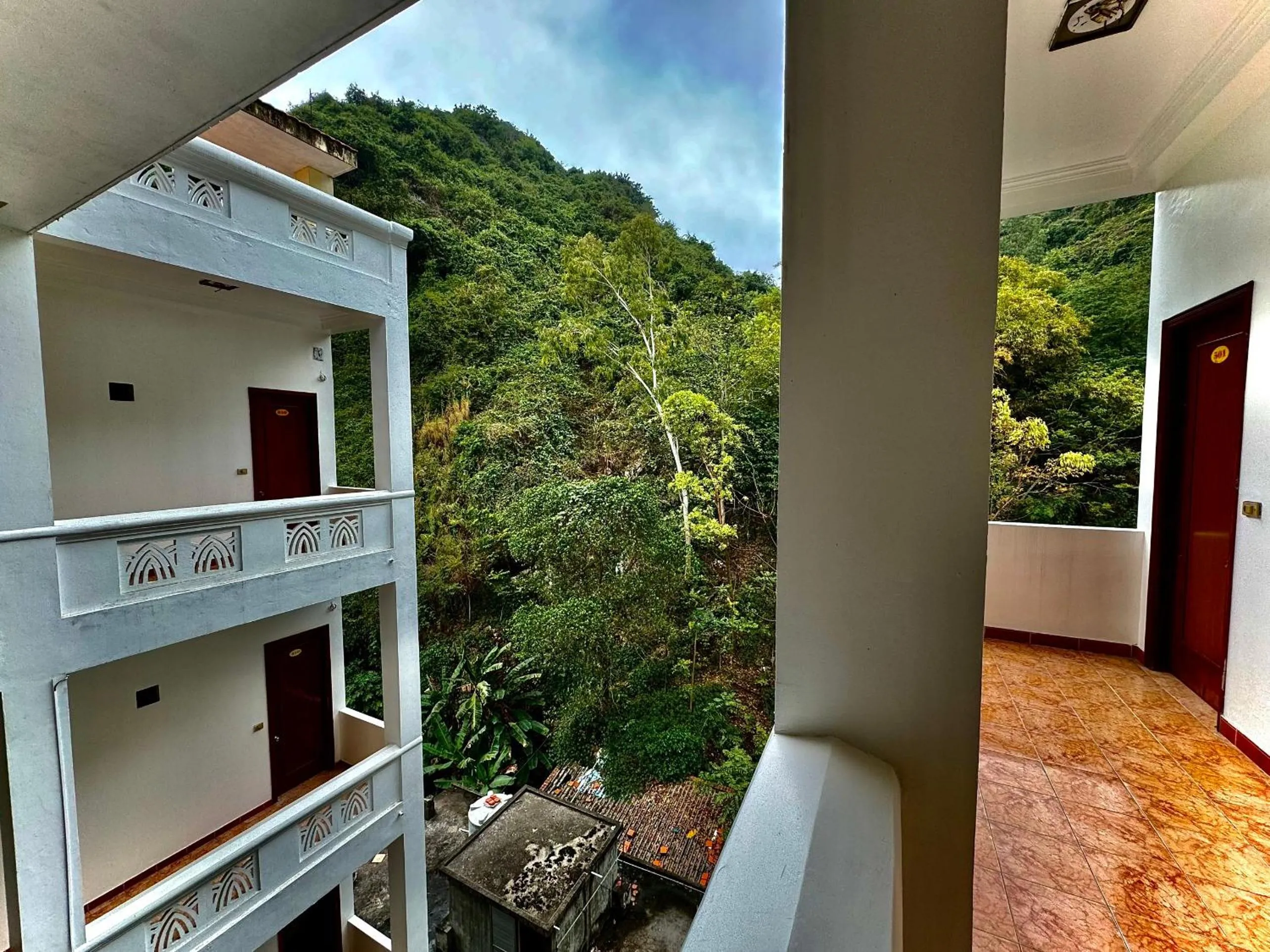 Property building in Cat Ba Plaza Hotel