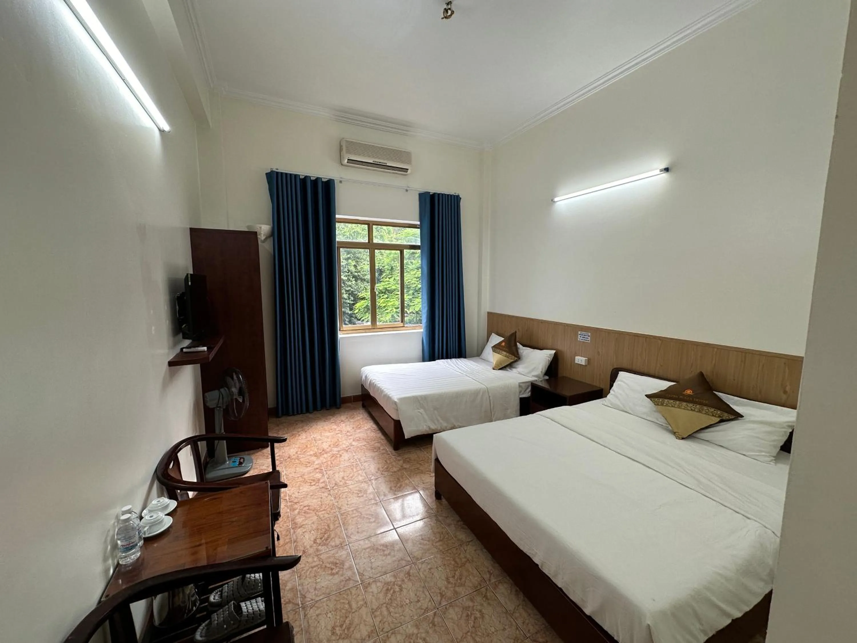 Bedroom, Bed in Cat Ba Plaza Hotel