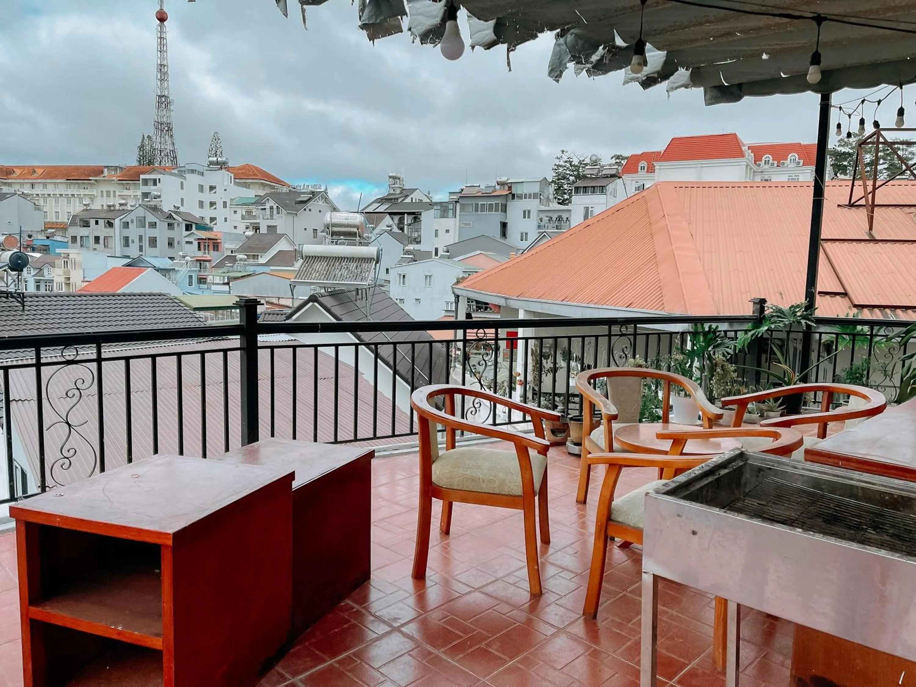 Area and facilities in Oriana Dalat