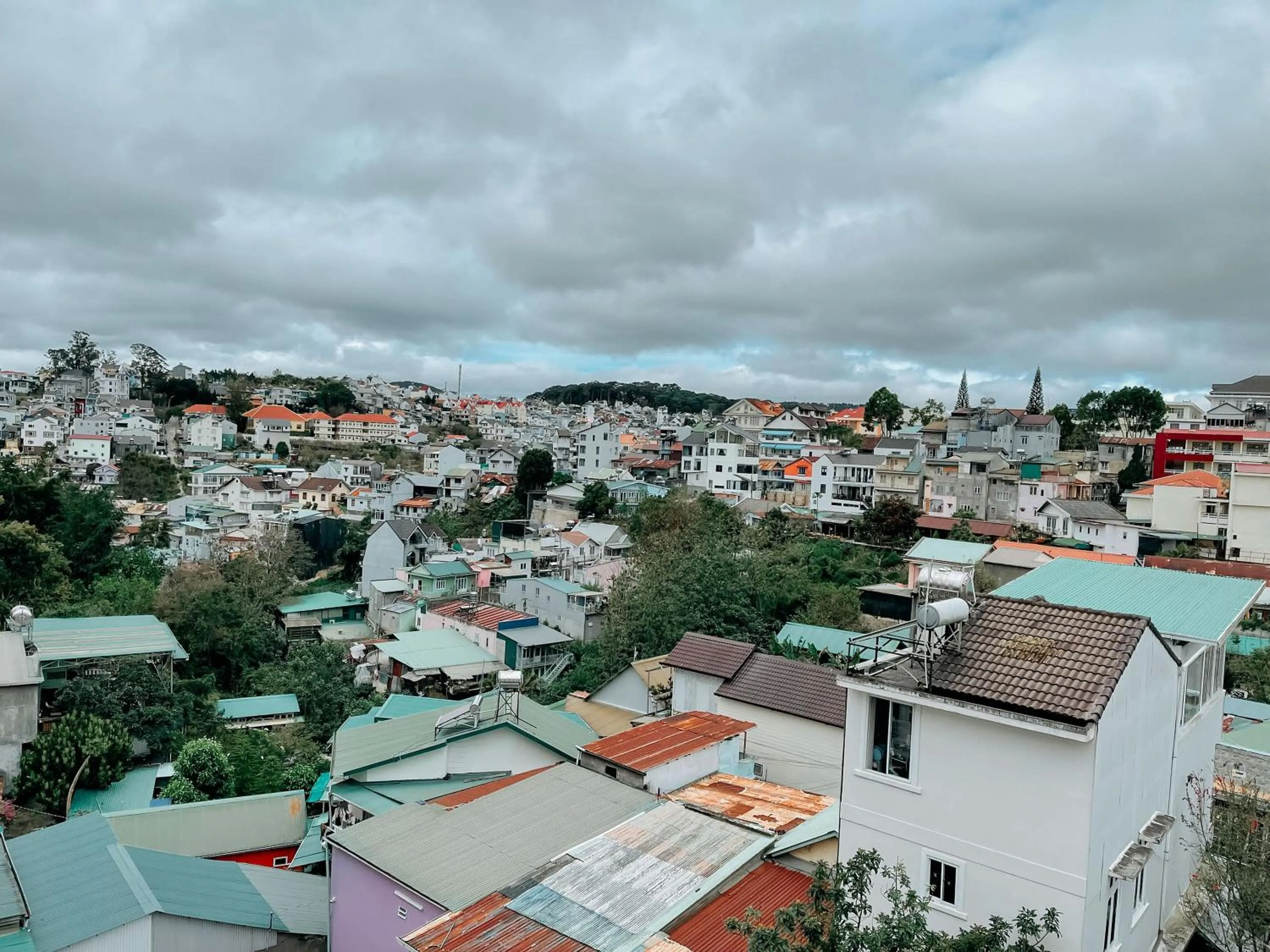 Area and facilities in Oriana Dalat