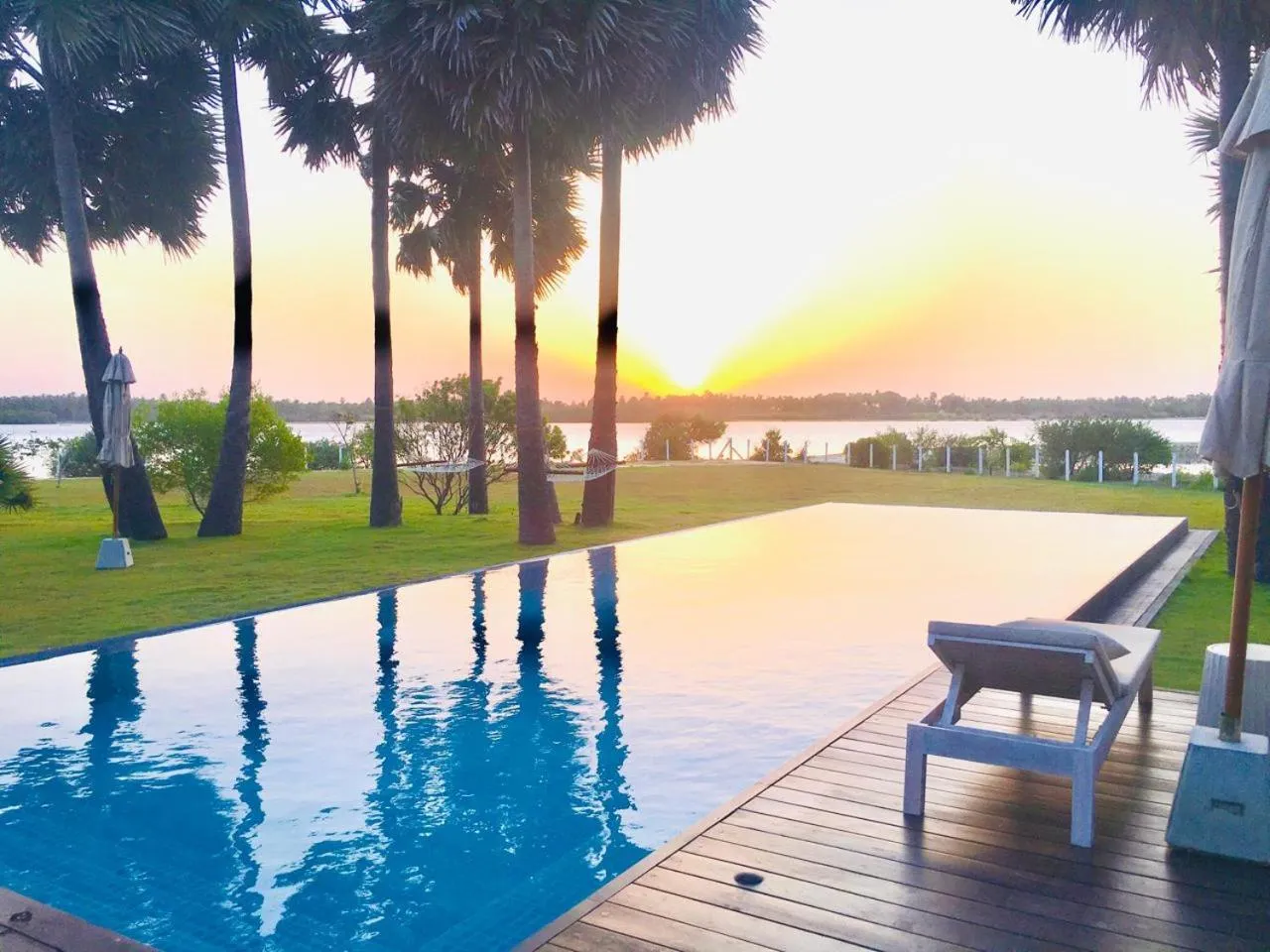 Sunset in Koddu Kalpitiya