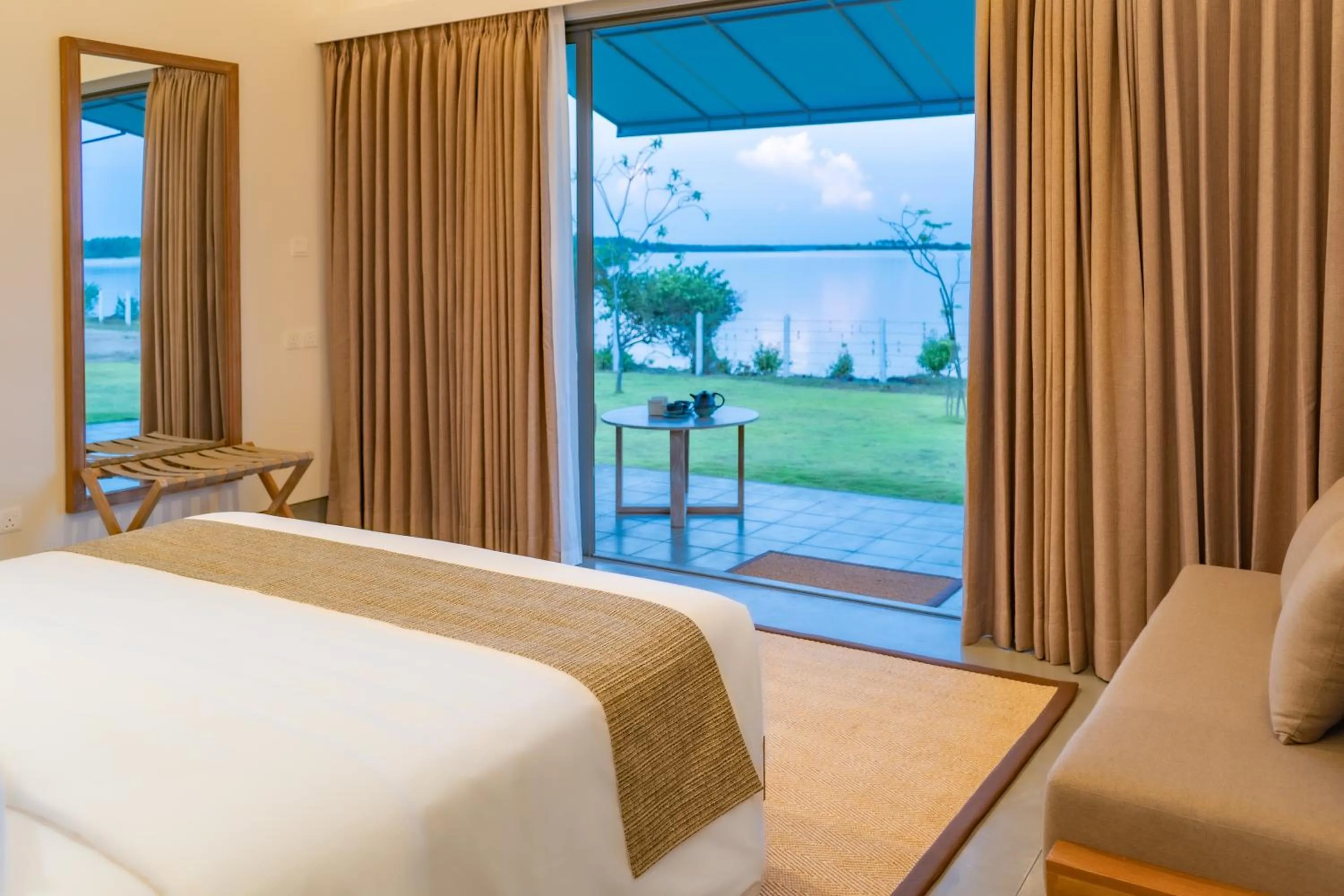 View (from property/room), Bed in Koddu Kalpitiya