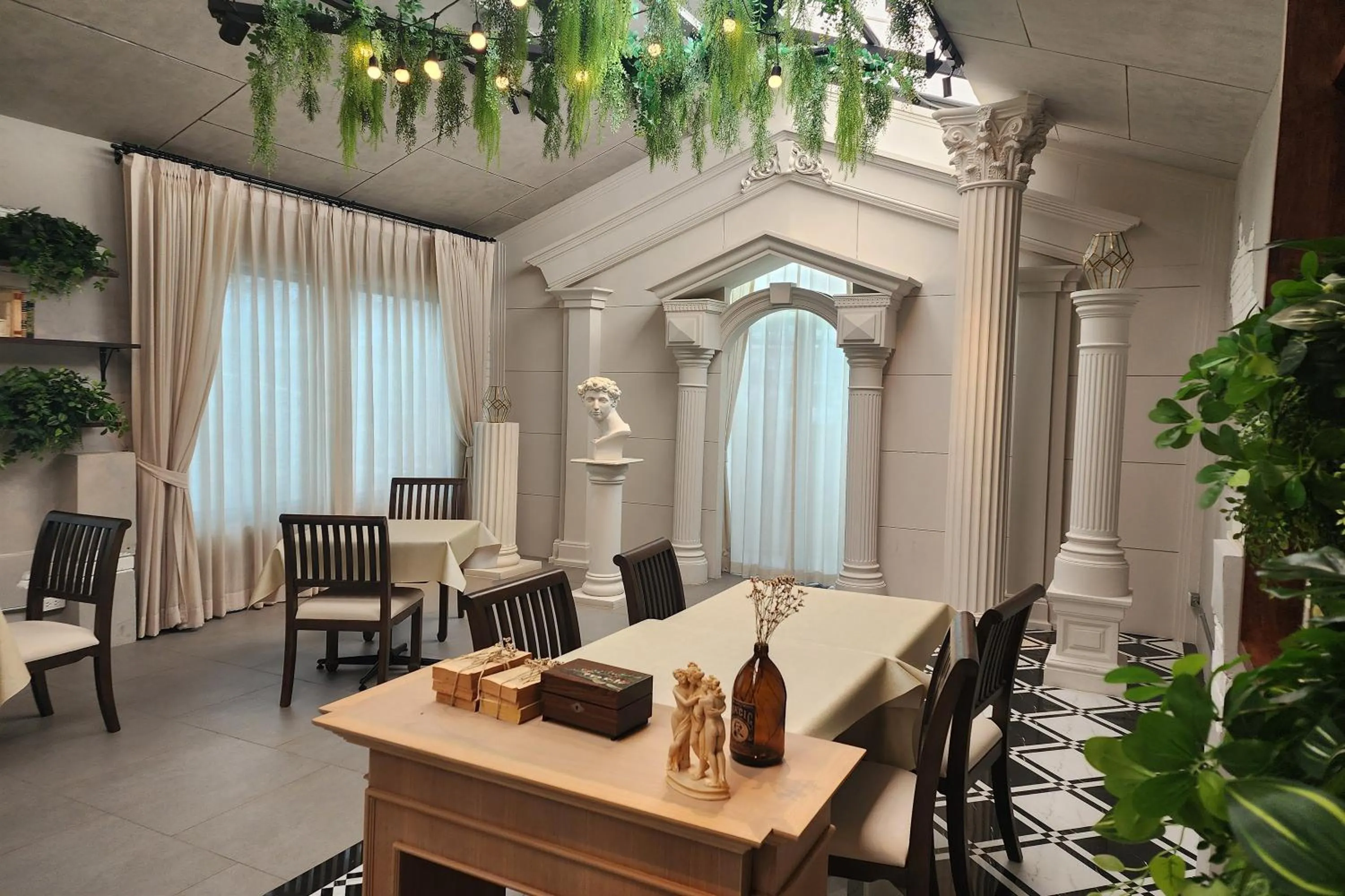 Seating area in J PLACE HOTEL