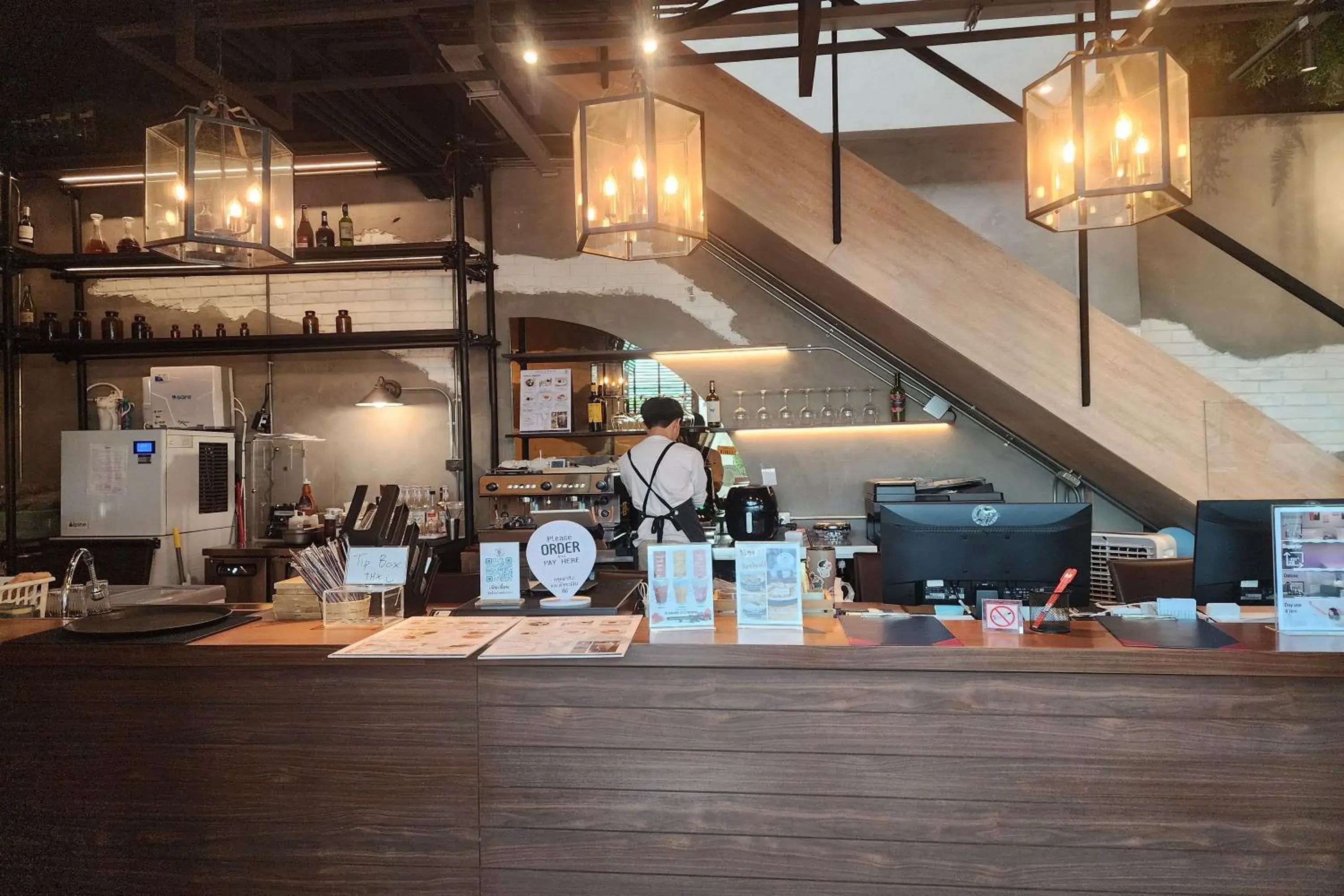 Lounge or bar in J PLACE HOTEL Lounge or bar in J PLACE HOTEL