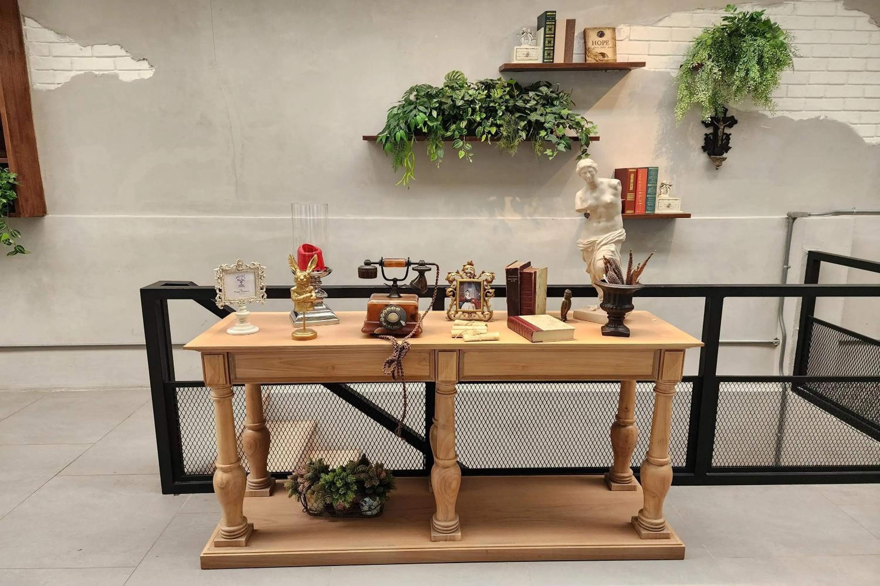 Property building in J PLACE HOTEL