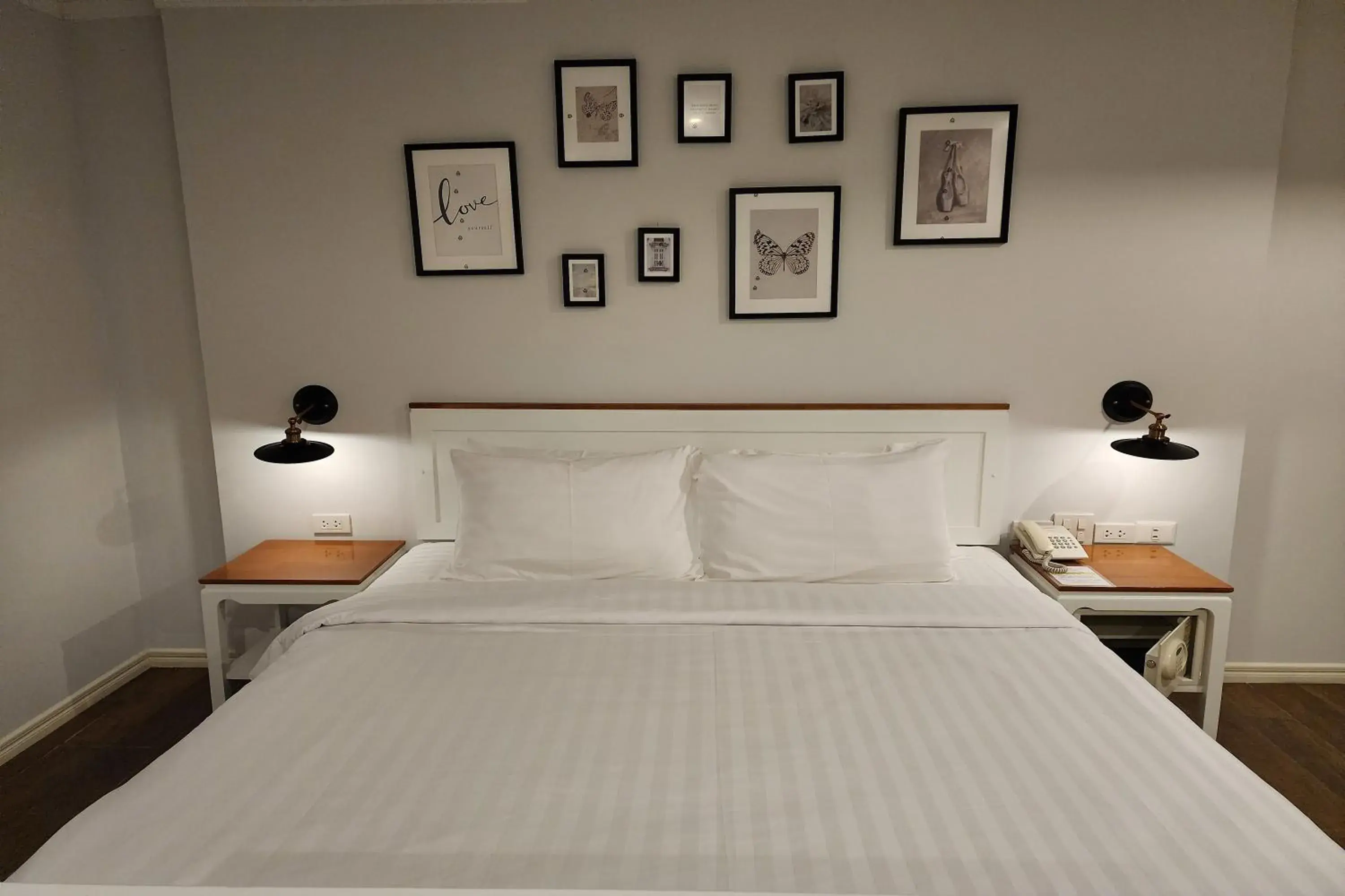 Bedroom, Bed in J PLACE HOTEL Bedroom, Bed in J PLACE HOTEL