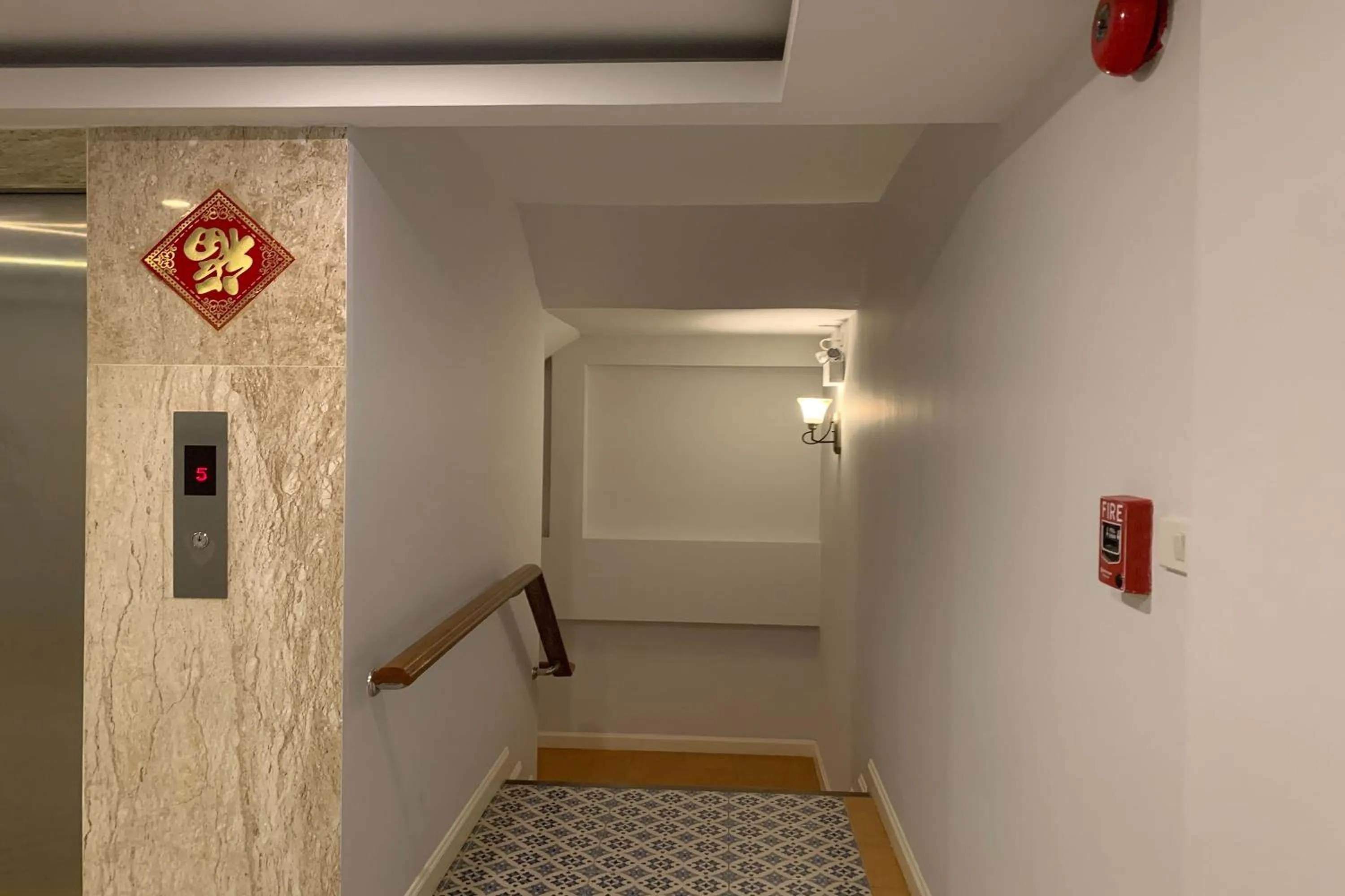 Property building in J PLACE HOTEL