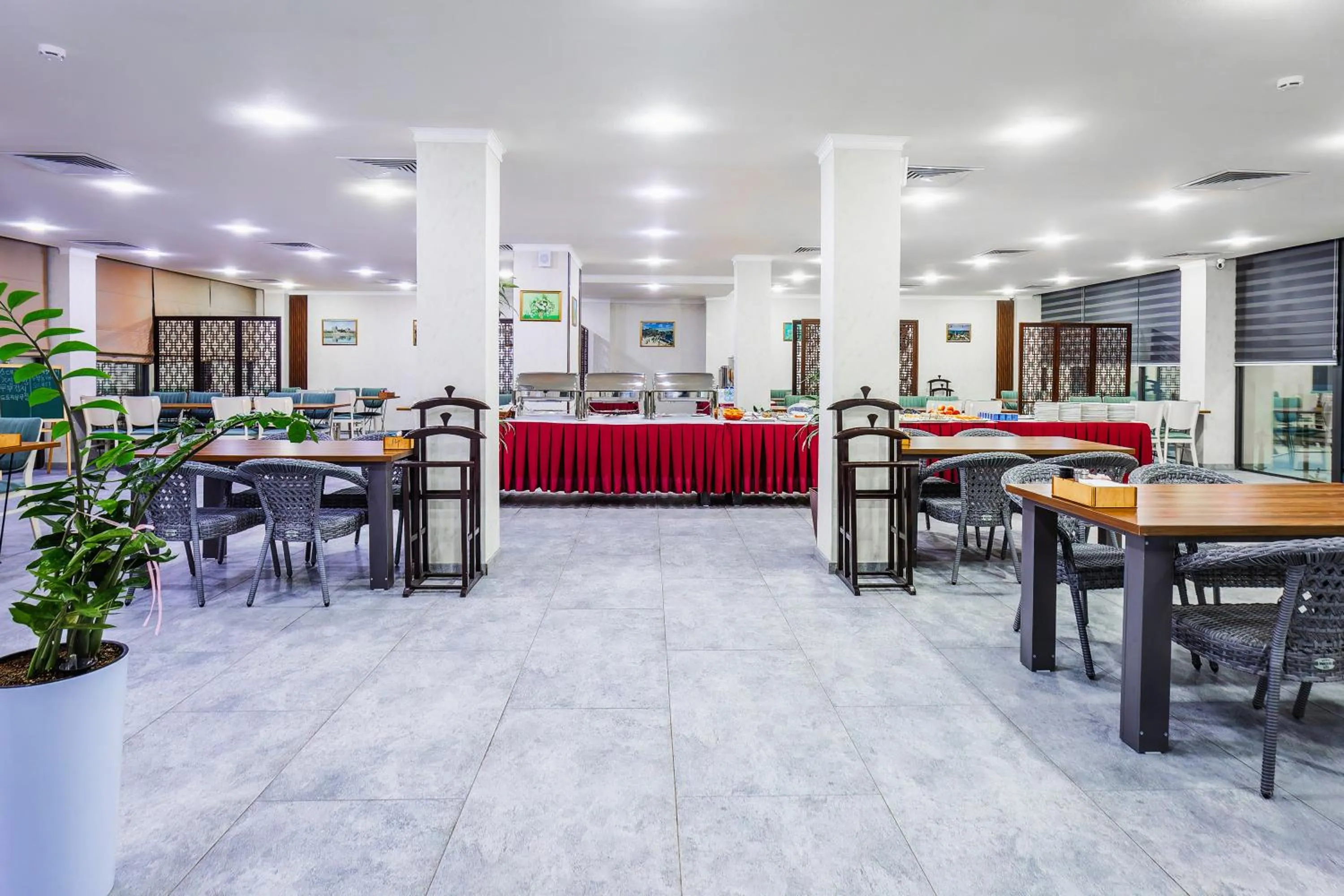 Buffet breakfast in RICH PARK HOTEL