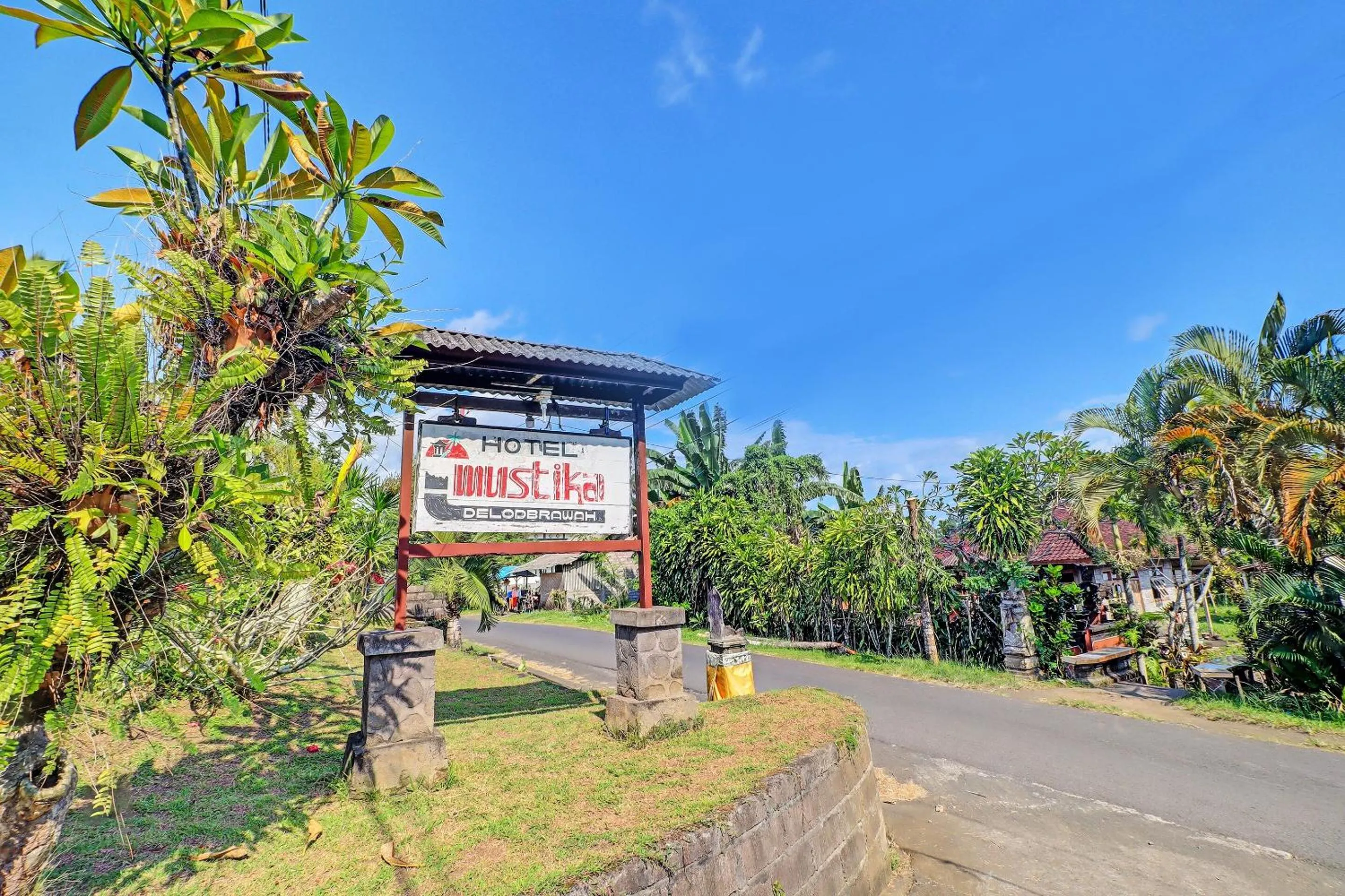 Facade/entrance in Hotel O Mustika