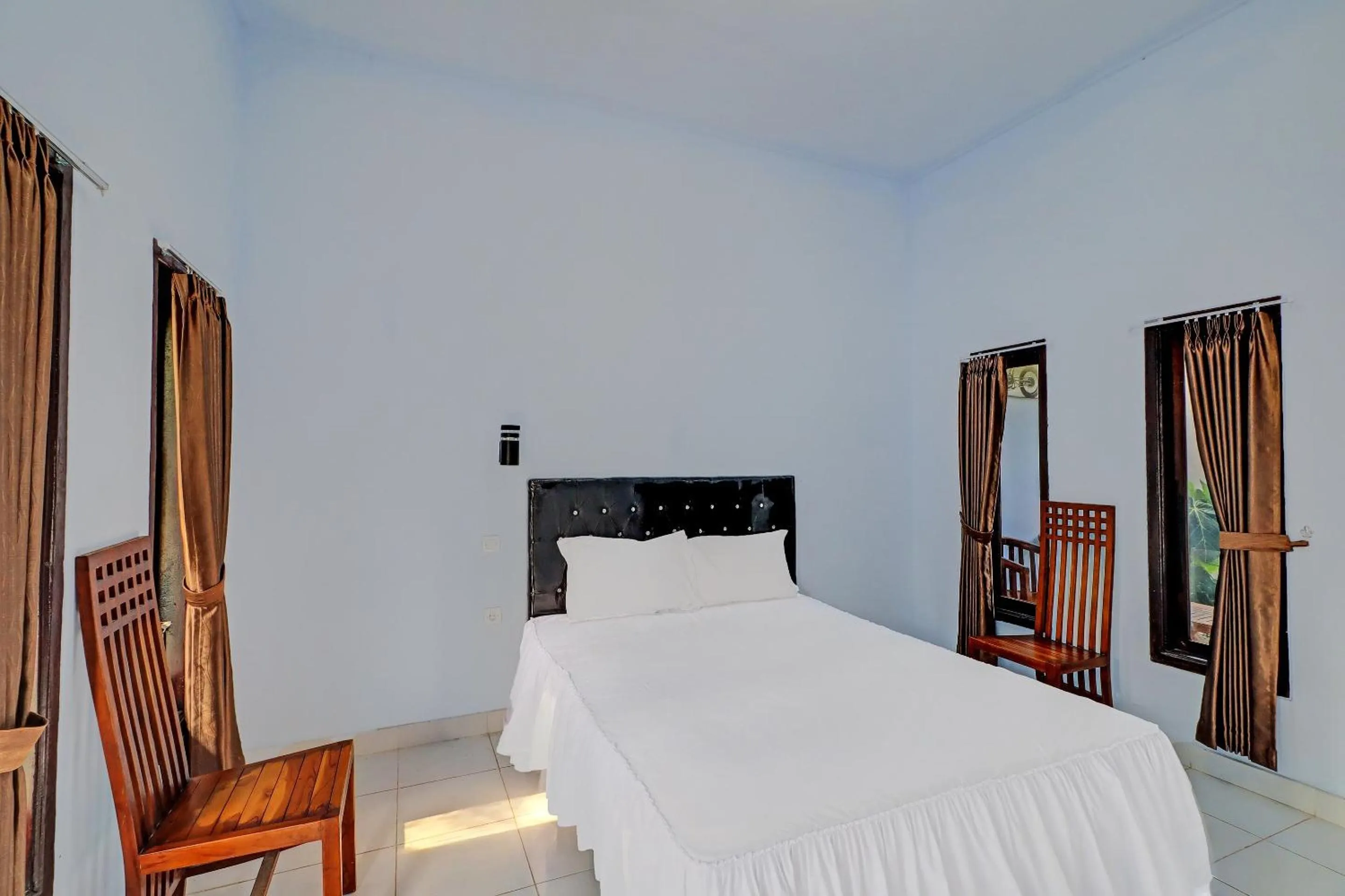 Bedroom, Bed in Hotel O Mustika