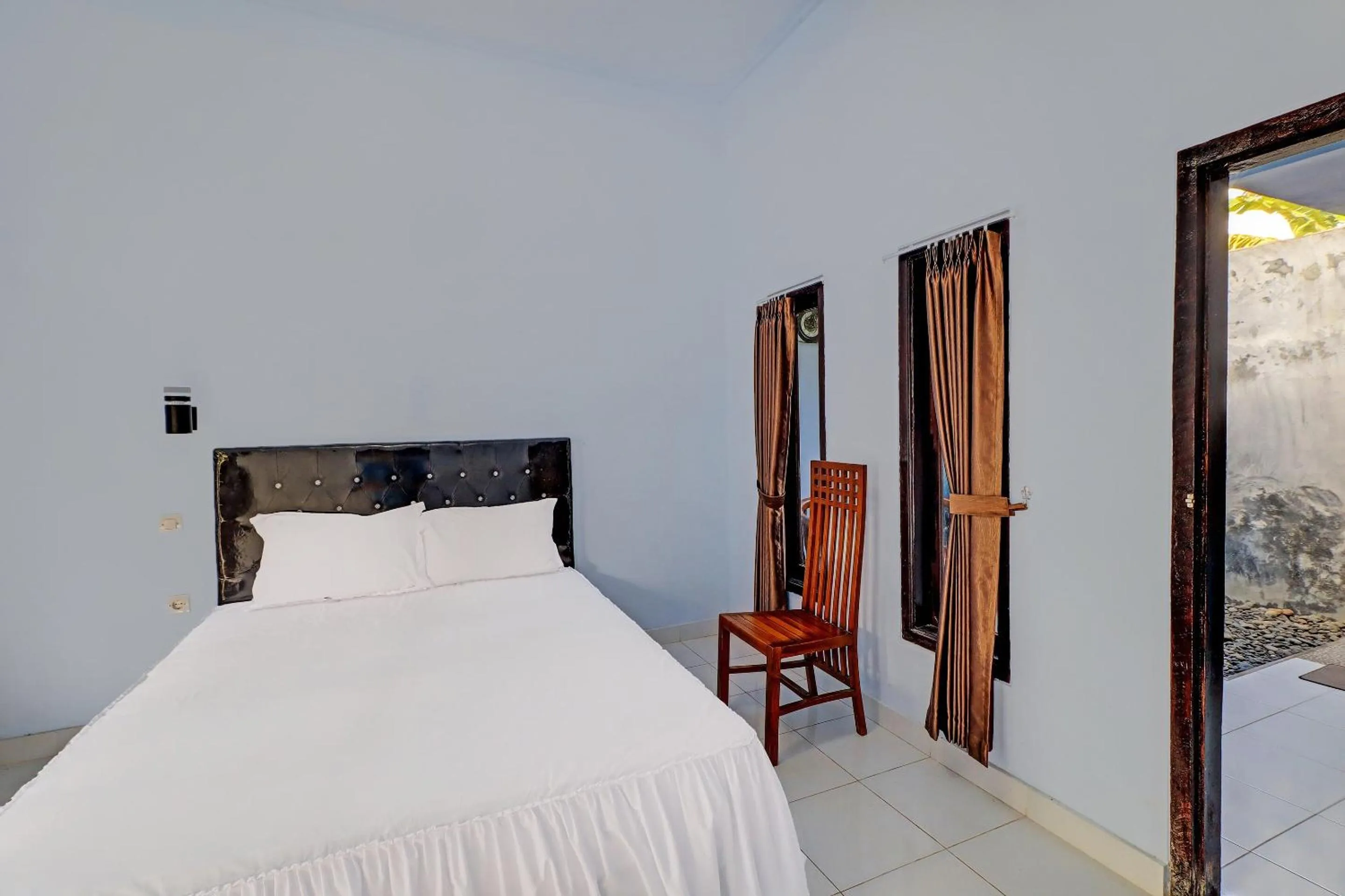 Bedroom, Bed in Hotel O Mustika