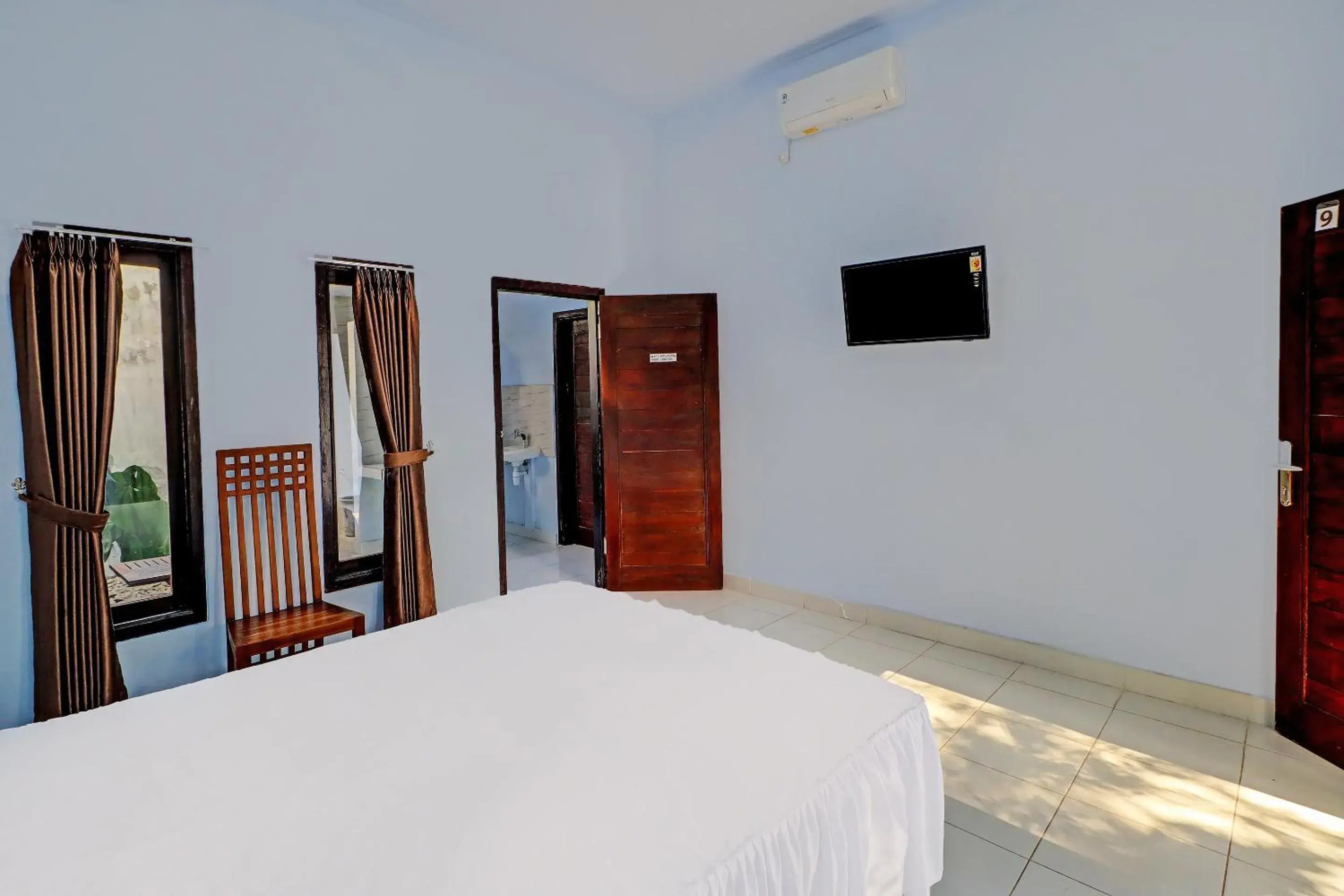 Deluxe Double Room in Hotel O Mustika Deluxe Double Room in Hotel O Mustika