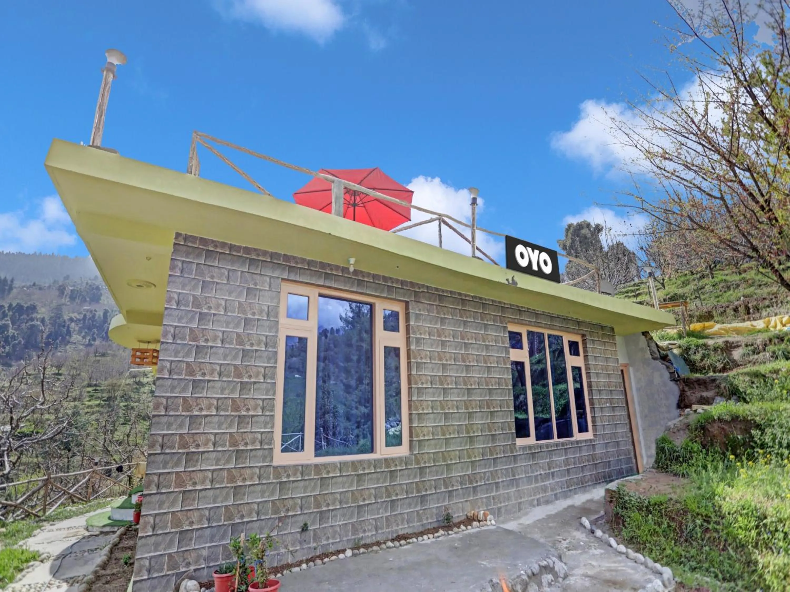 Facade/entrance in Hotel O Mystical Home Stay