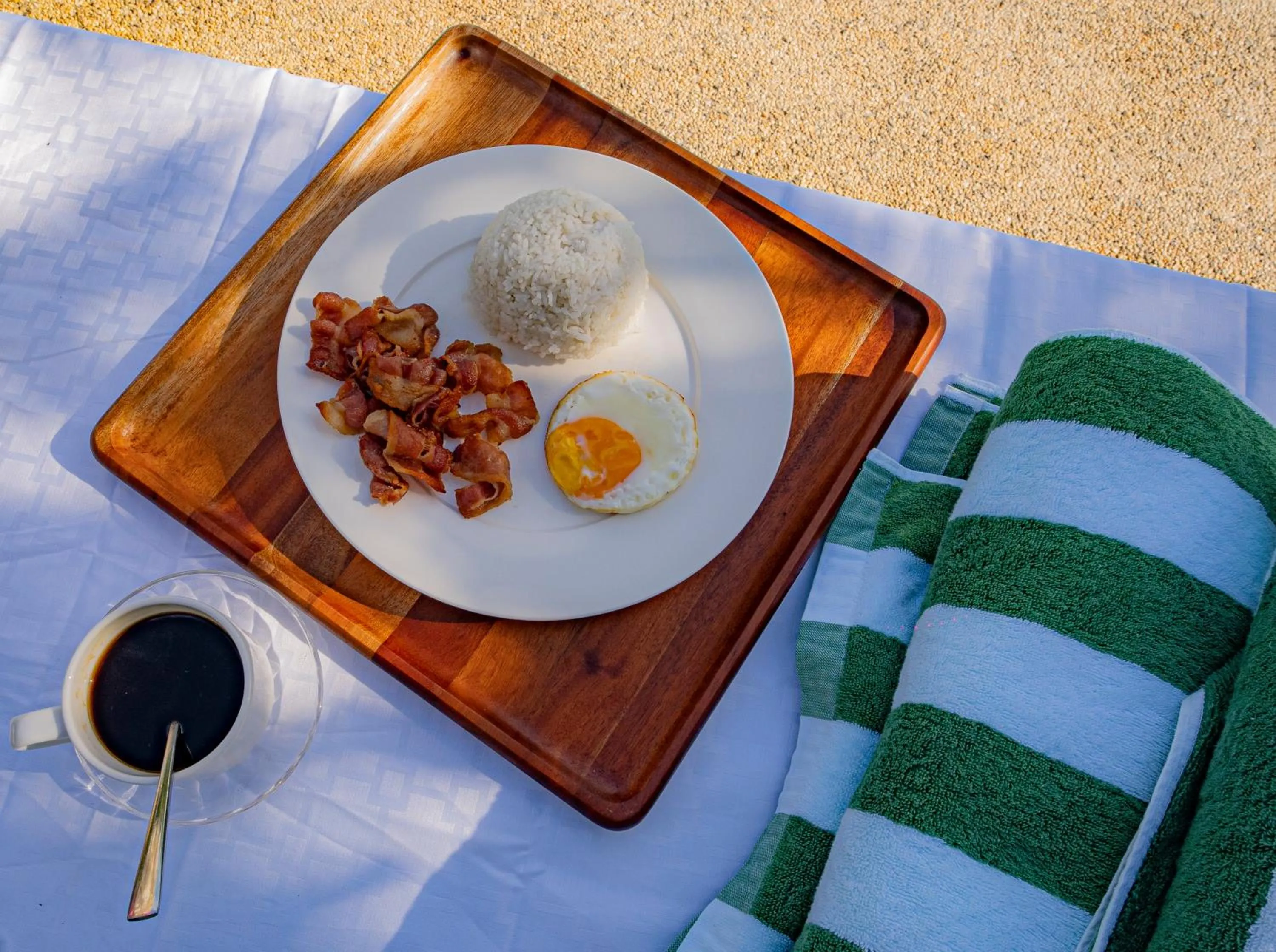 Breakfast in Ana-as Apartelle (GGL)