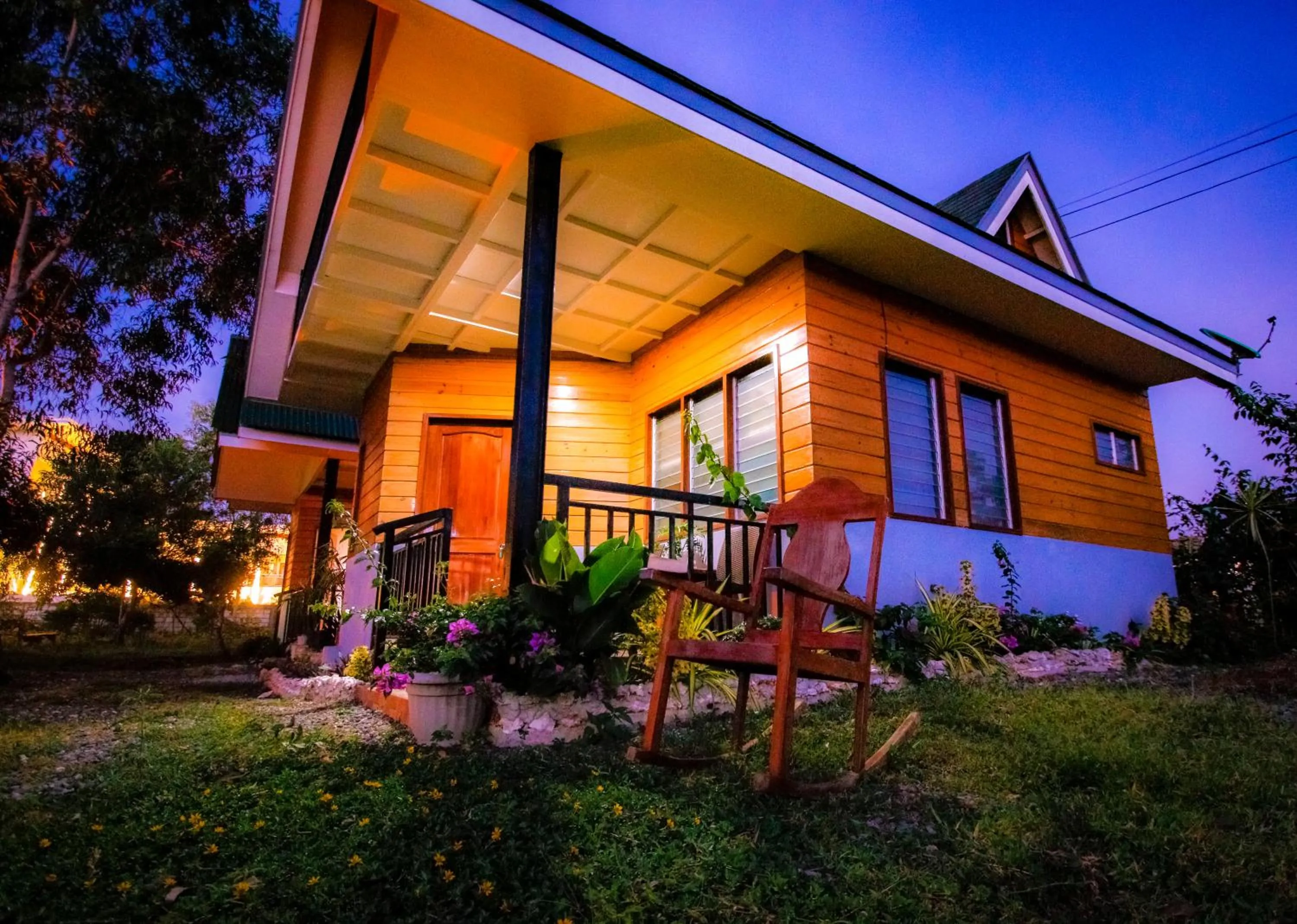 Property building in Ana-as Apartelle (GGL)