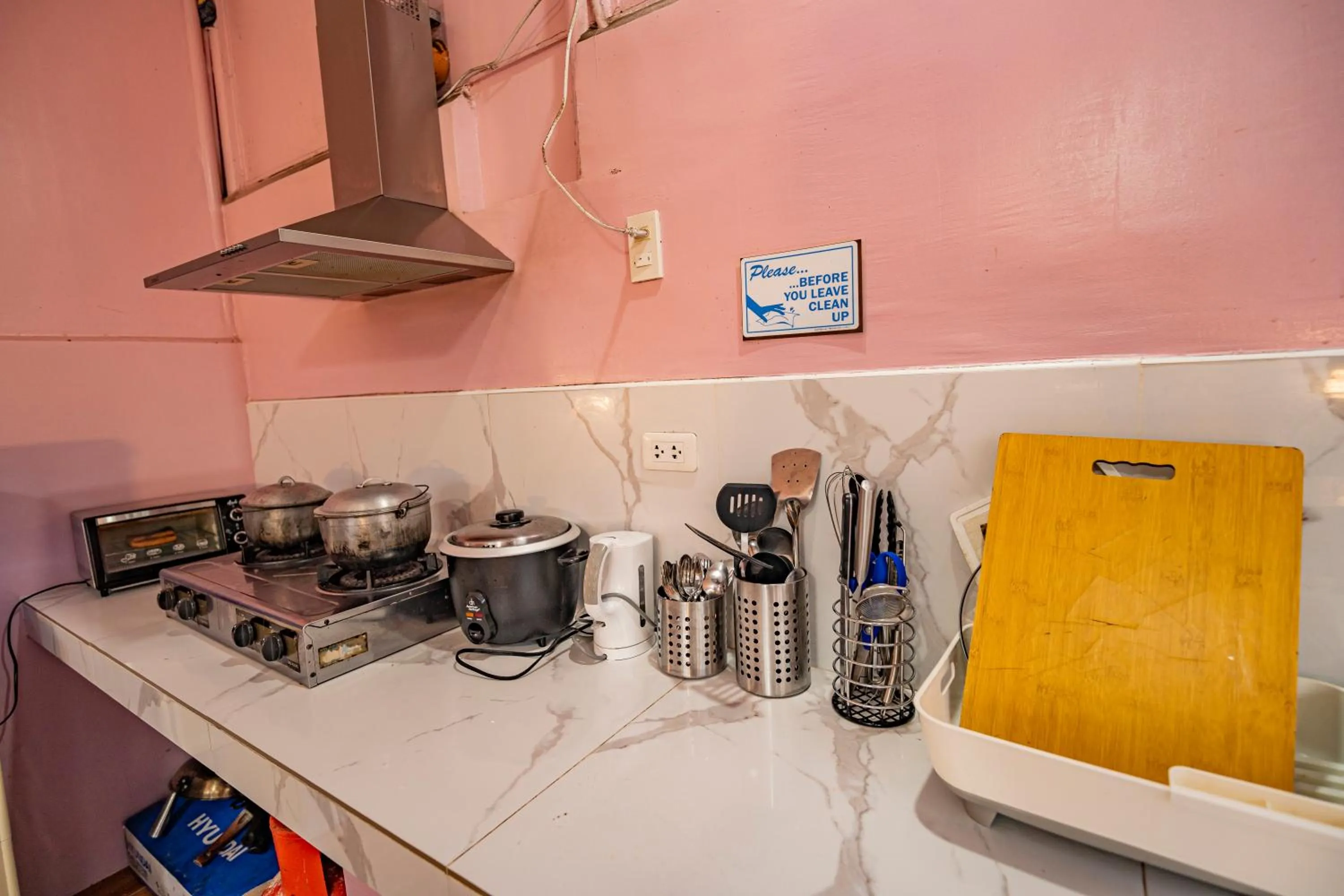 kitchen in Ana-as Apartelle (GGL)