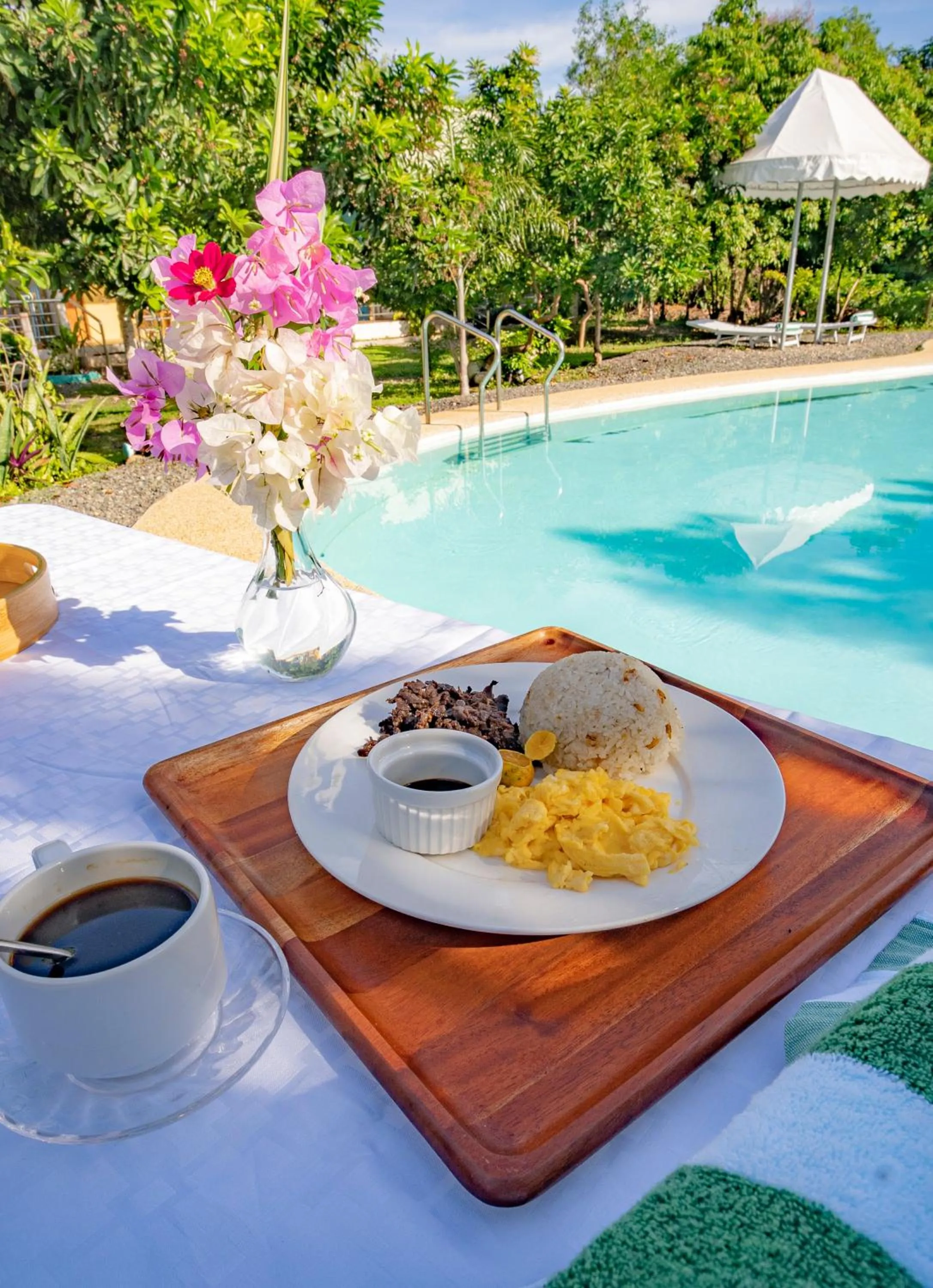Breakfast in Ana-as Apartelle (GGL)
