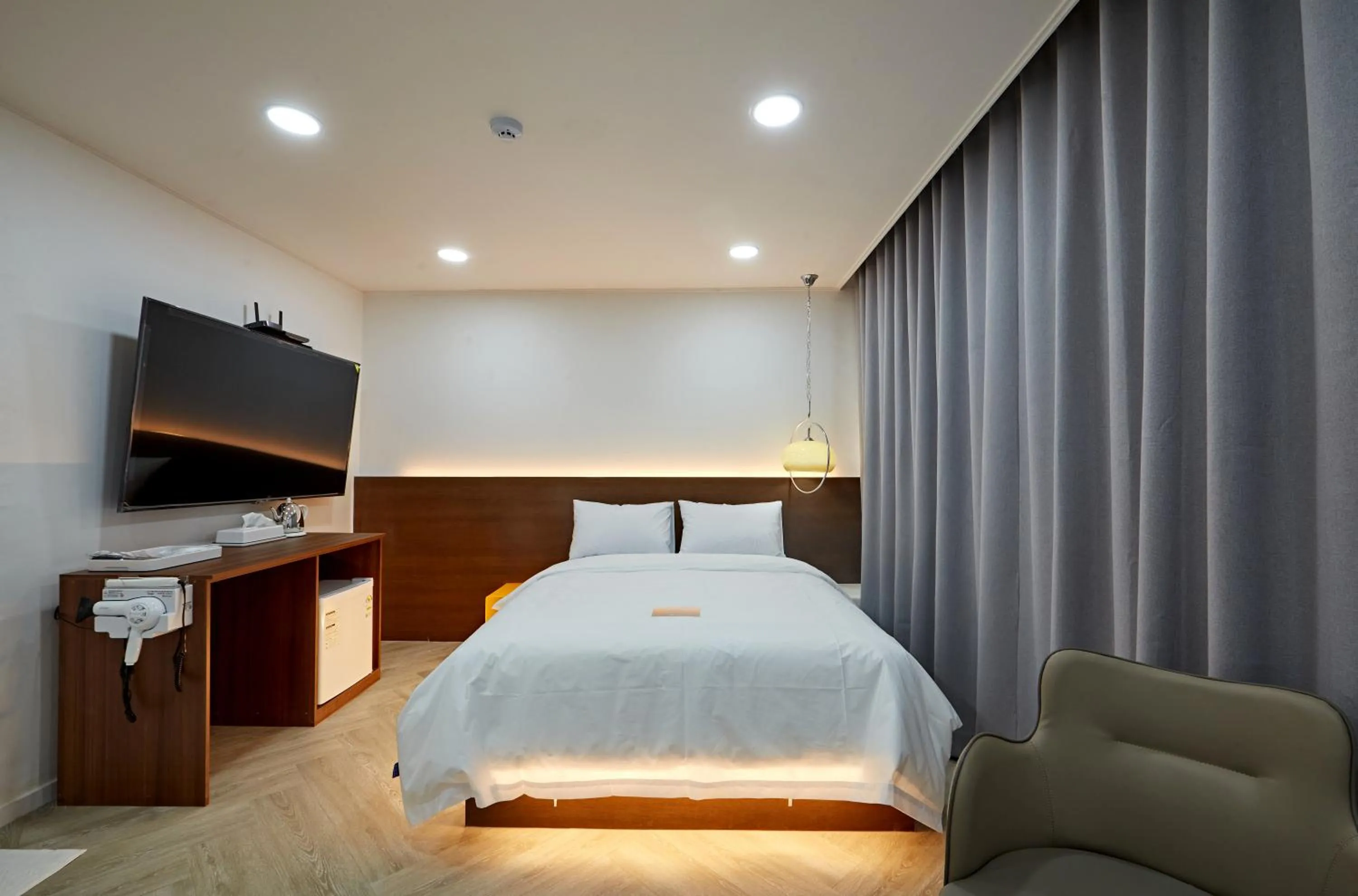 Bed in Hotel sounds