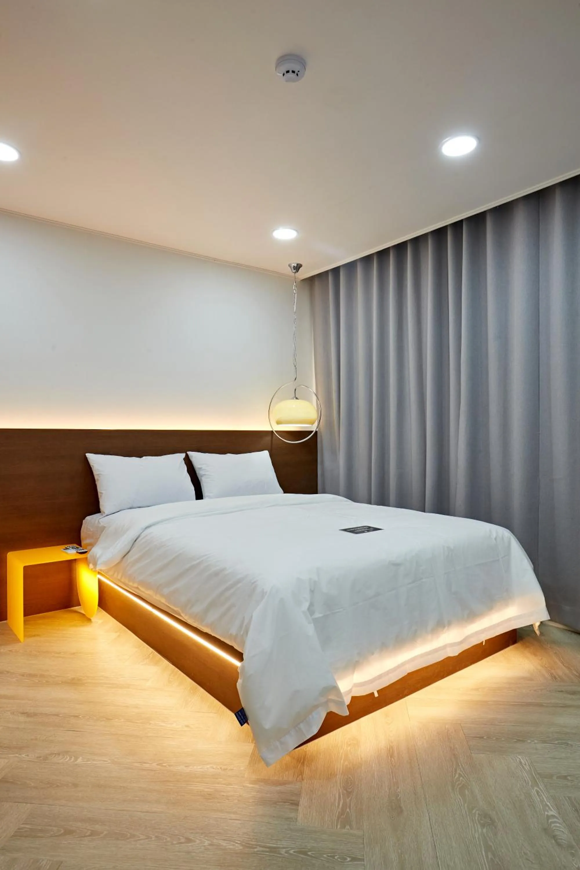Bed in Hotel sounds