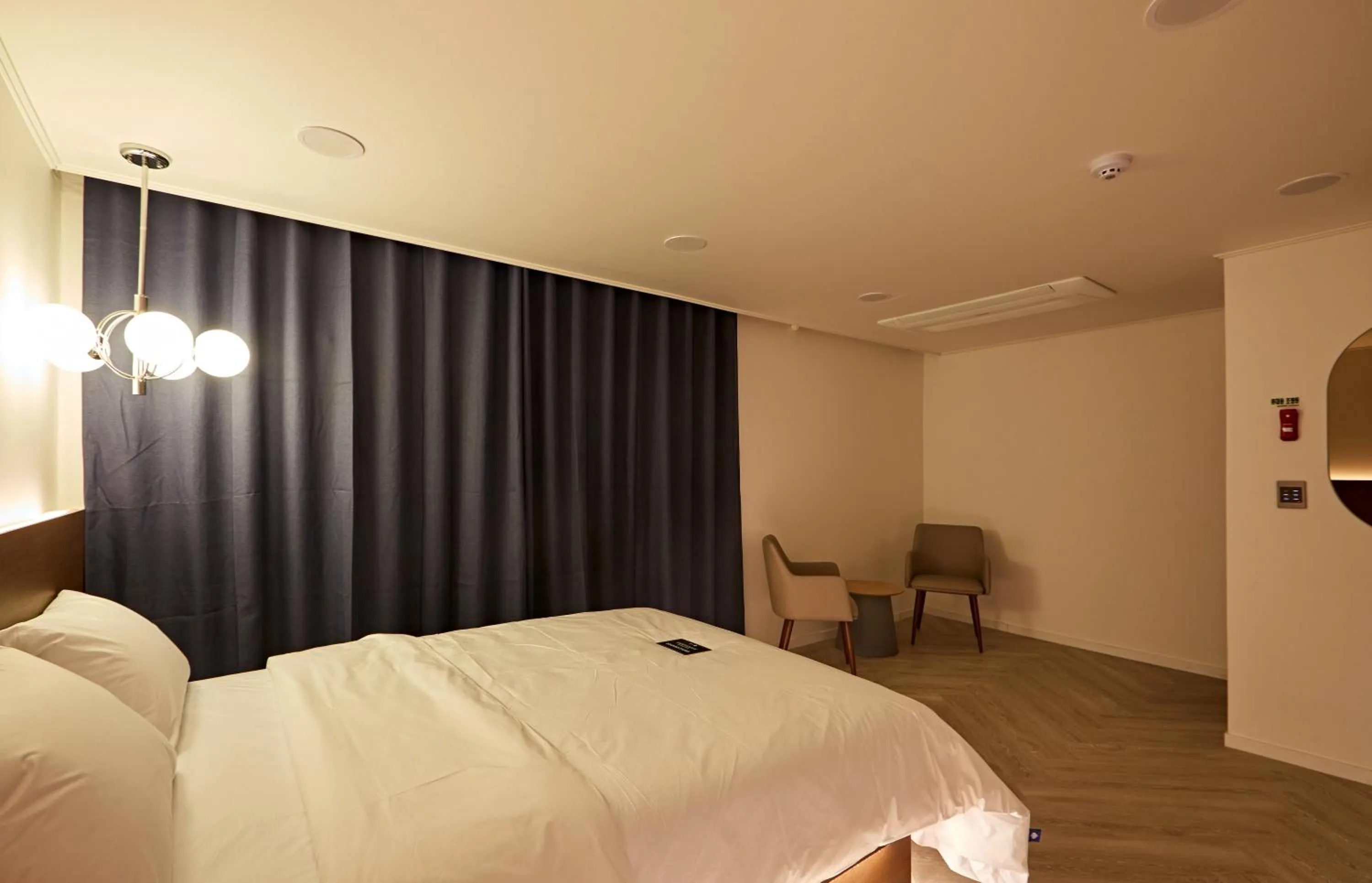 Bed in Hotel sounds