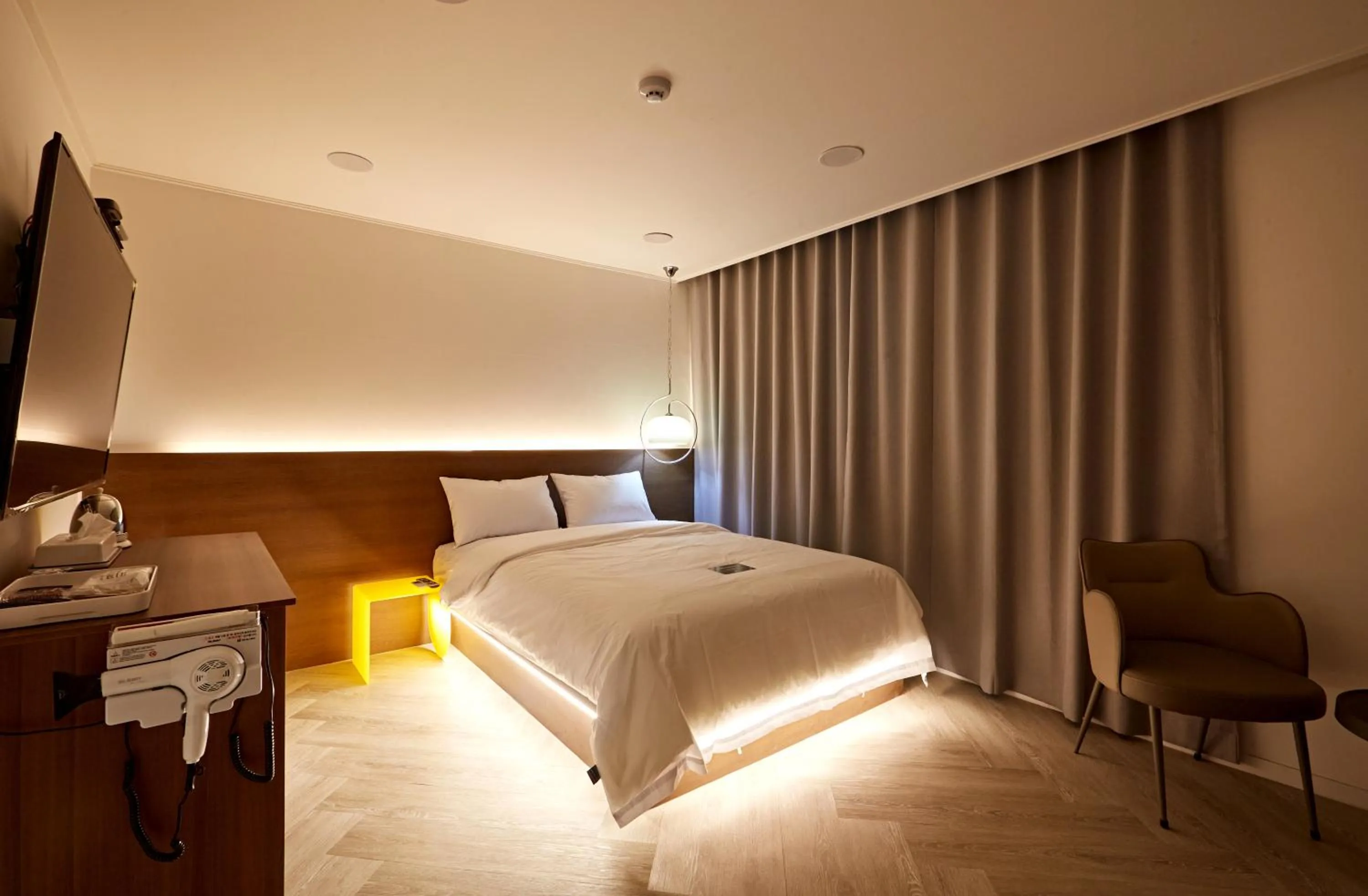 Bed in Hotel sounds