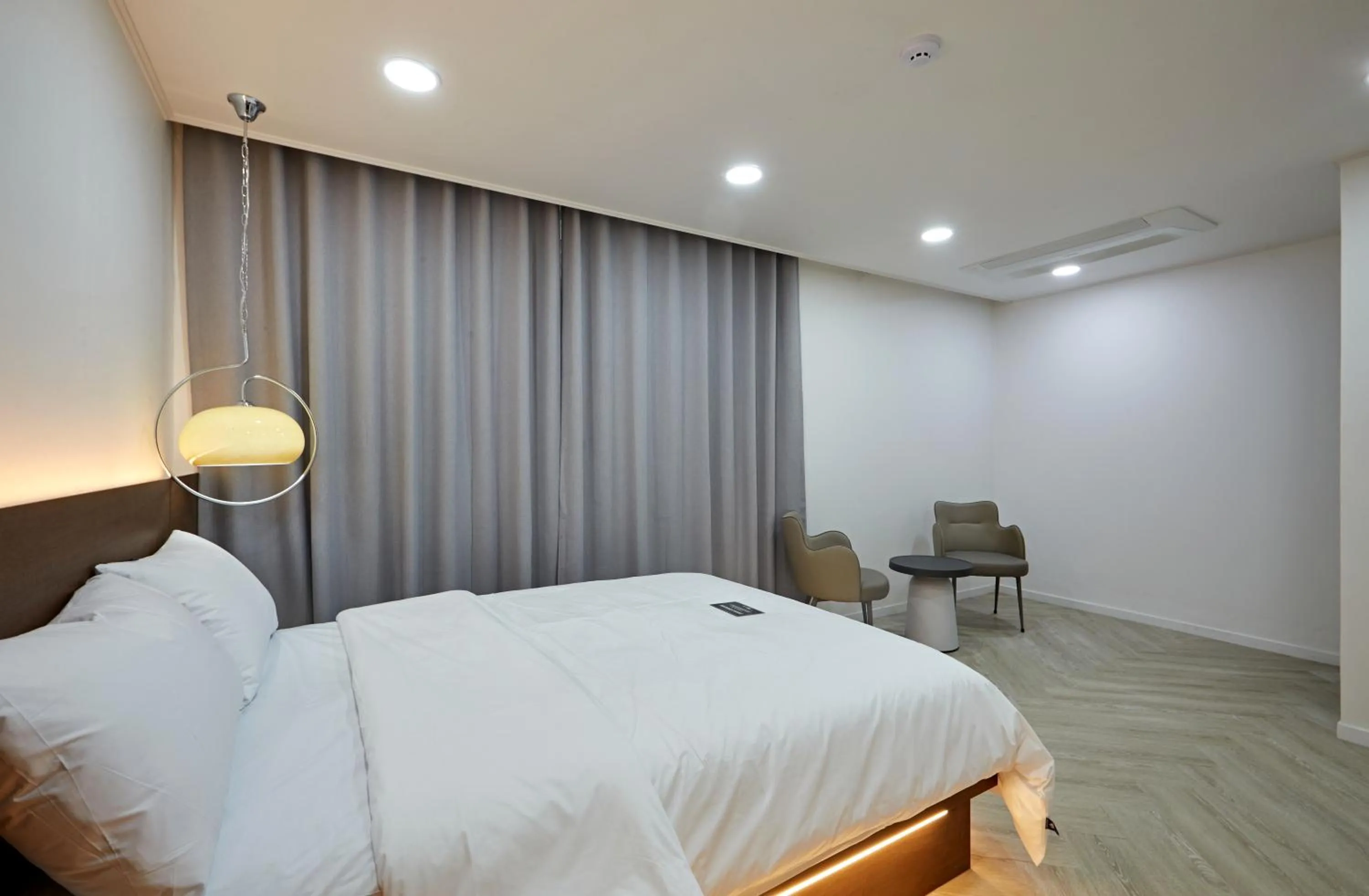 Bed in Hotel sounds