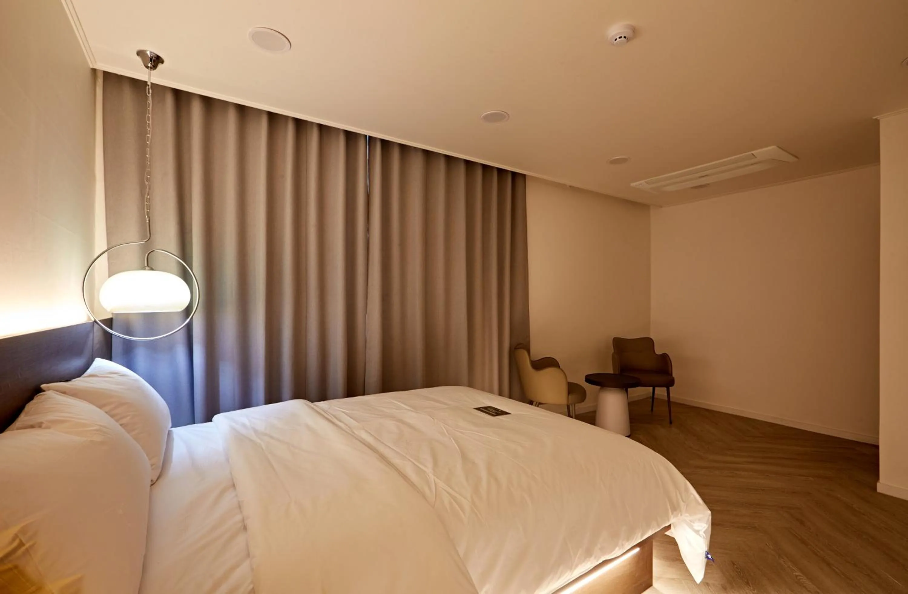 Bed in Hotel sounds