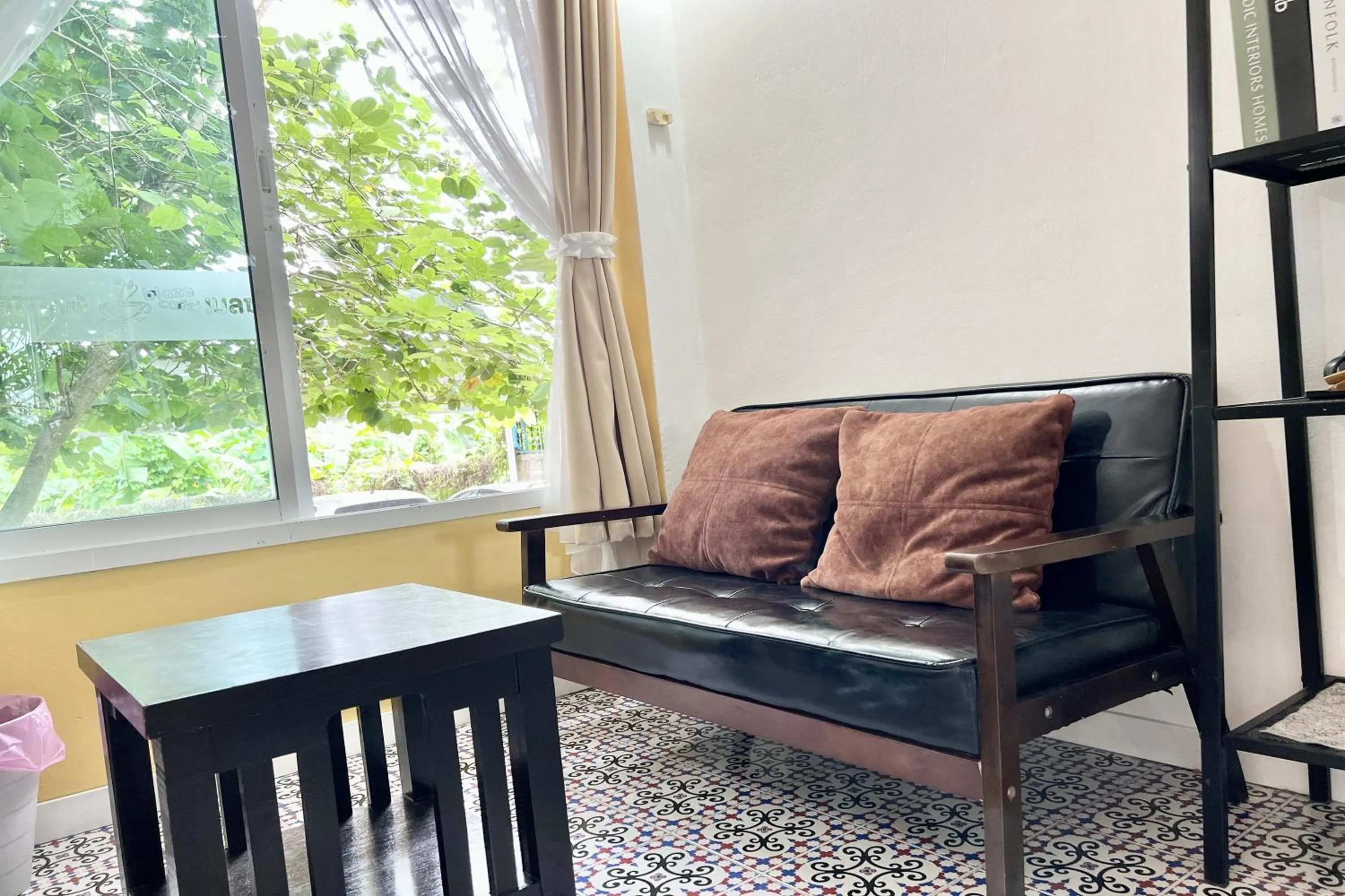 Seating area in Bann Kam B&B