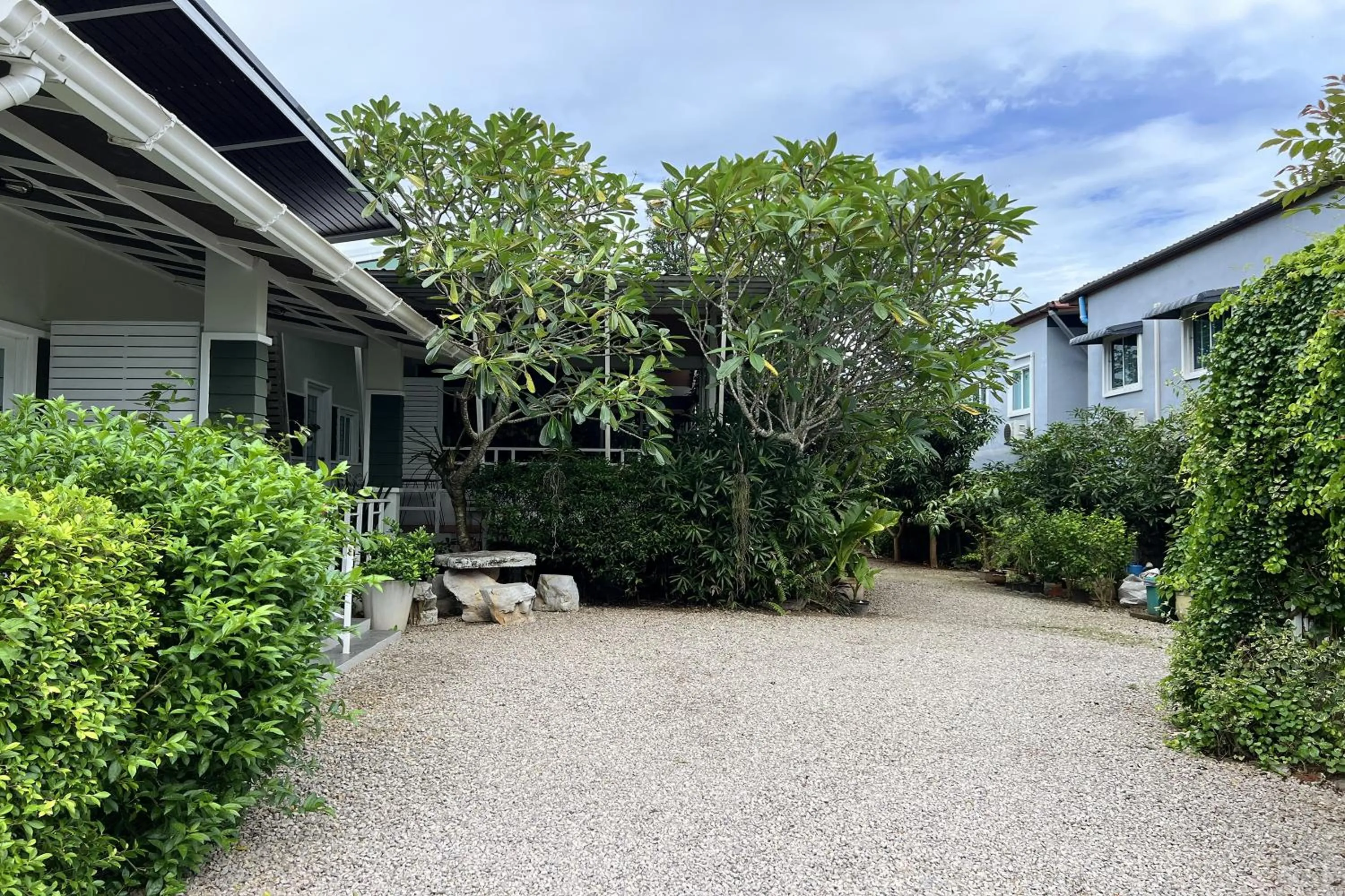 Property building in Bann Kam B&B