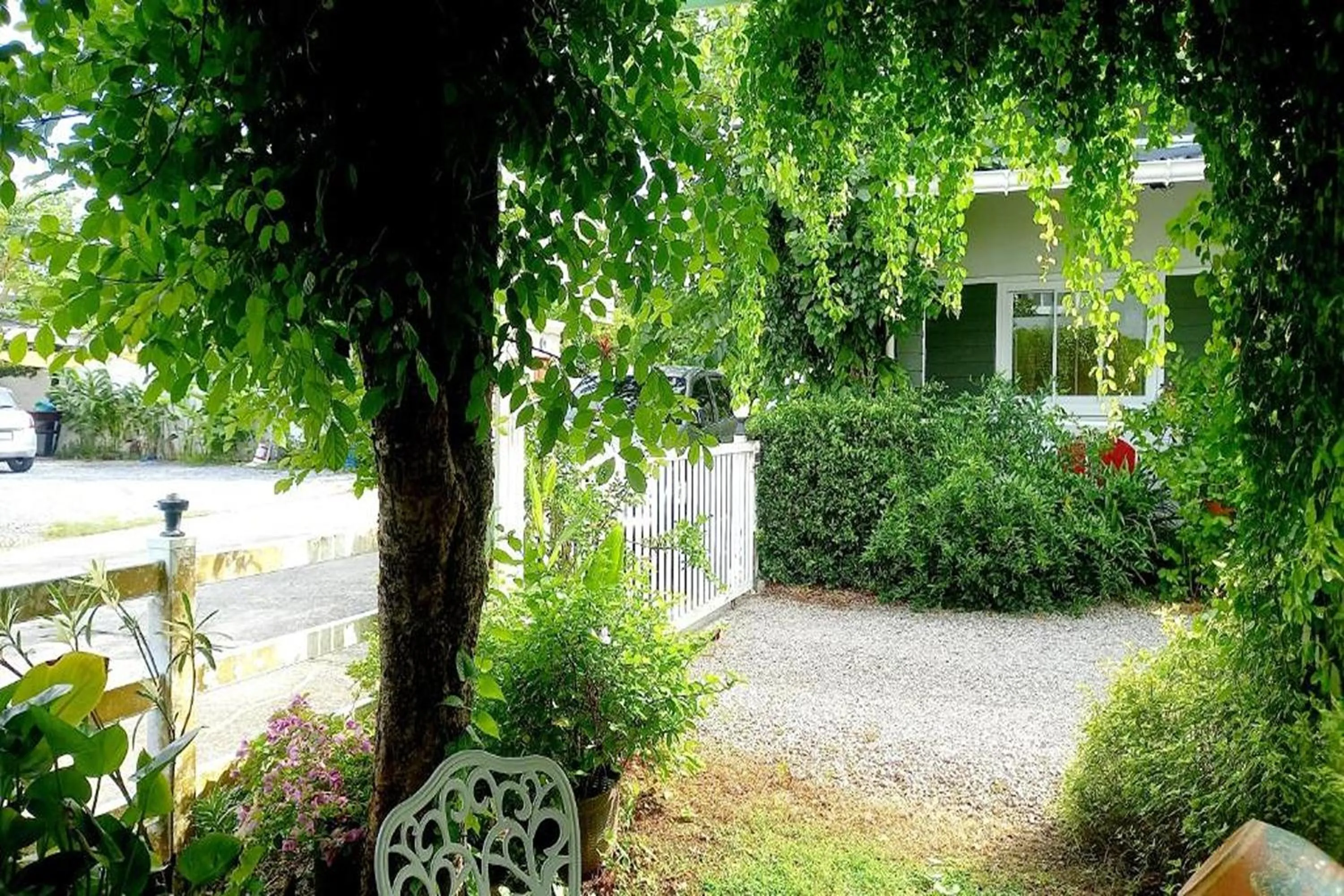 Garden in Bann Kam B&B