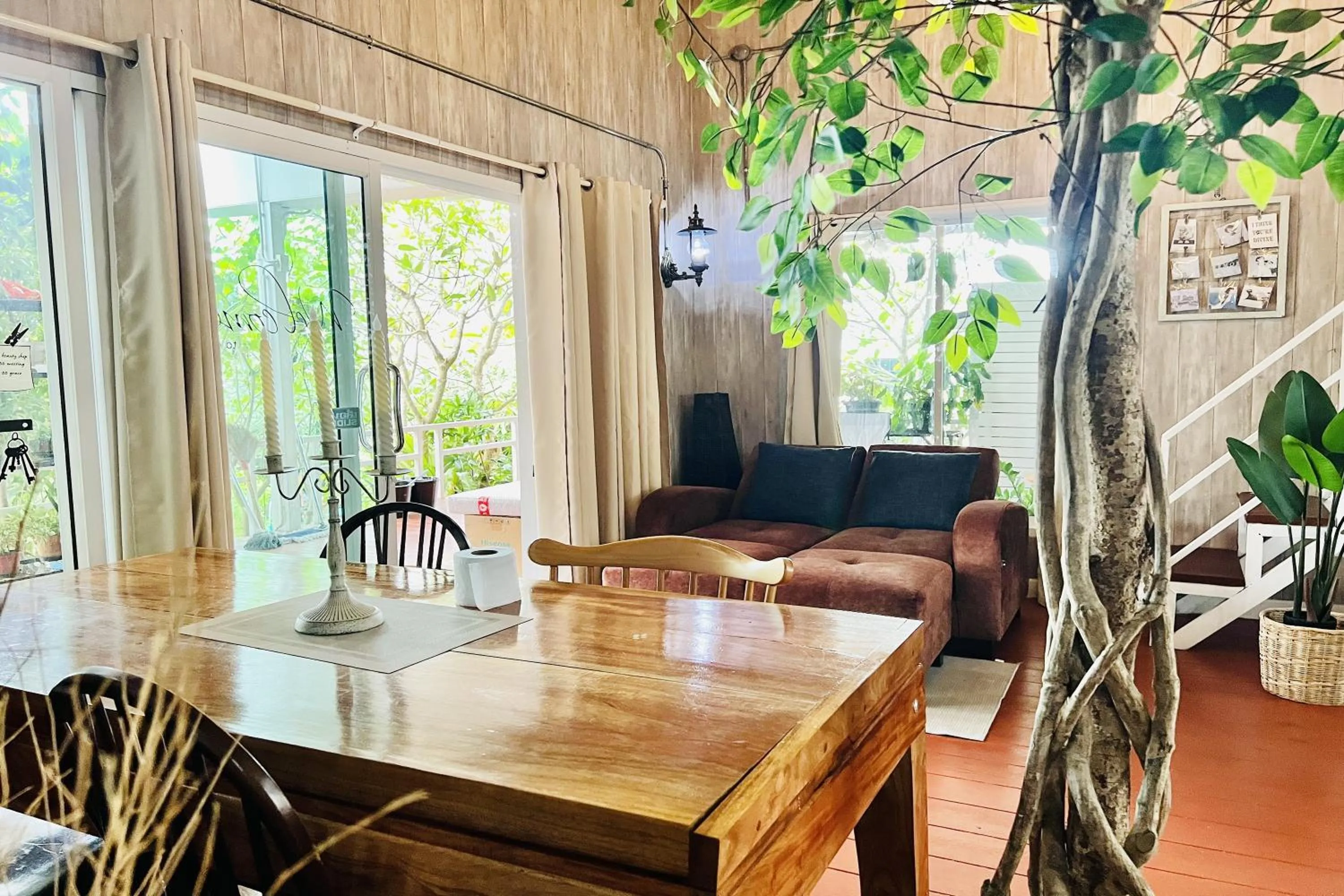 Seating area in Bann Kam B&B