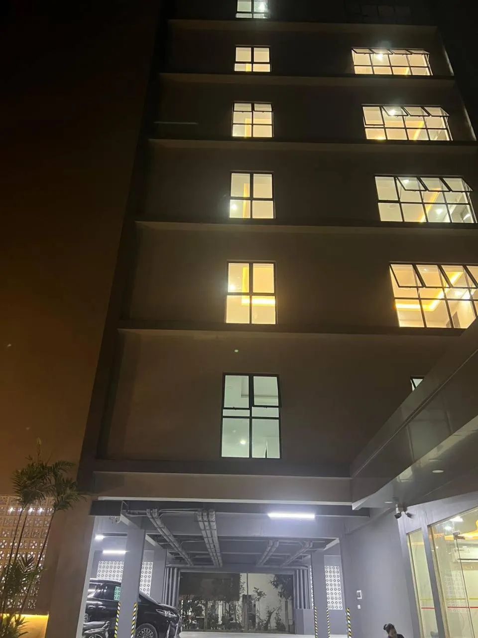 Parking in Hotel Chom Chao City