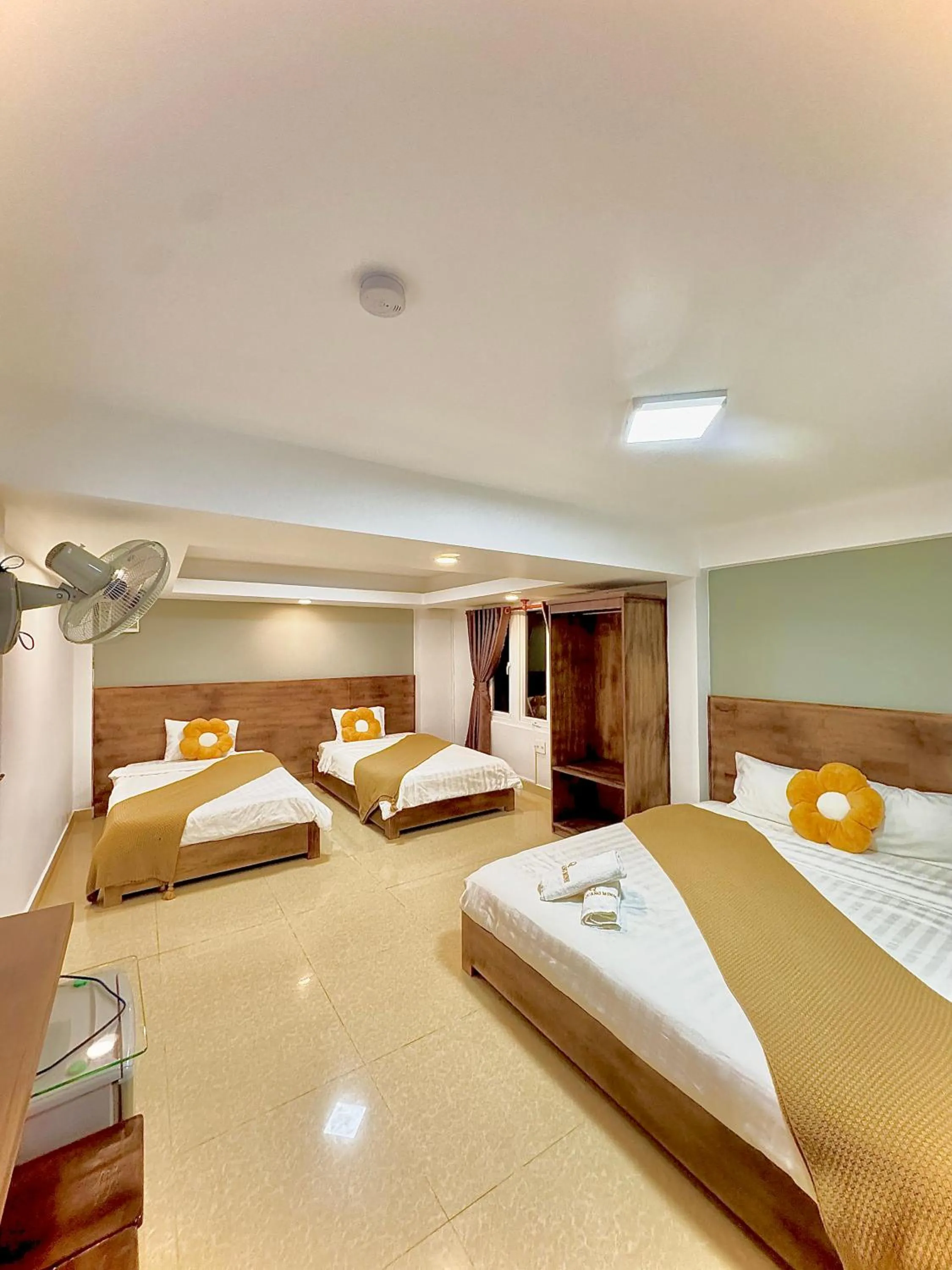 Photo of the whole room, Bed in Quang Minh Dalat Hotel