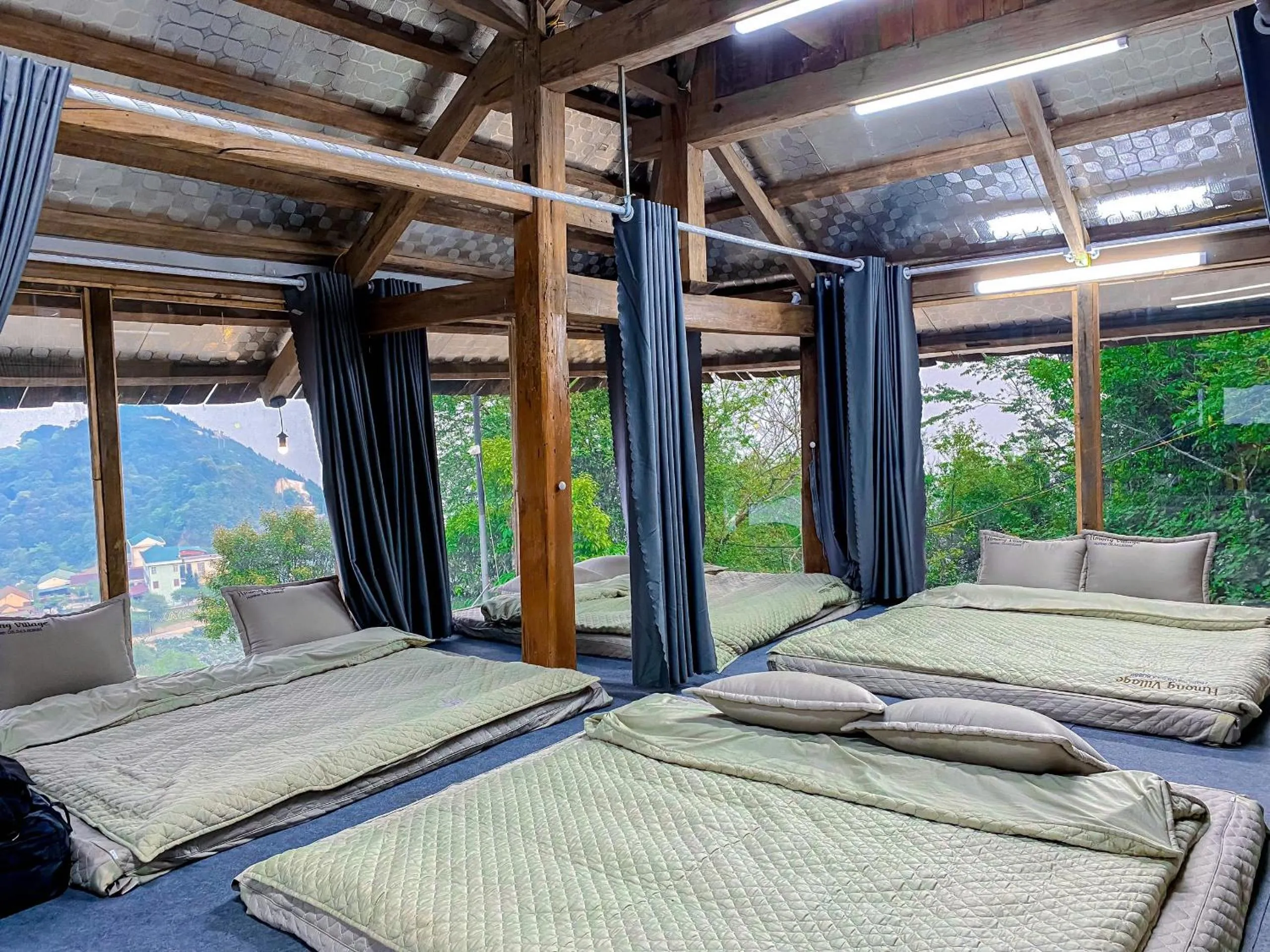 Bed in May Home Tà Xùa