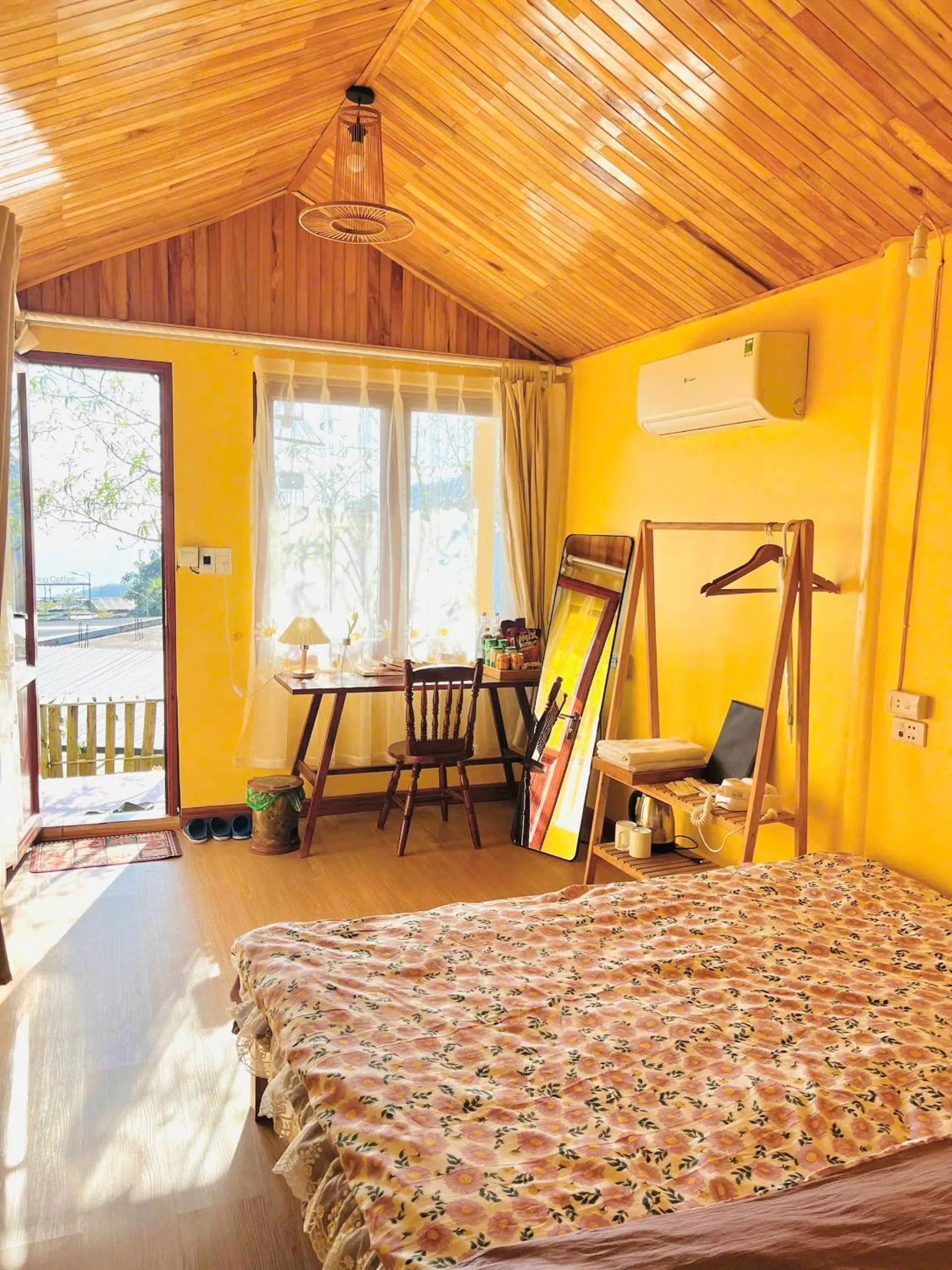 Bed in May Home Tà Xùa