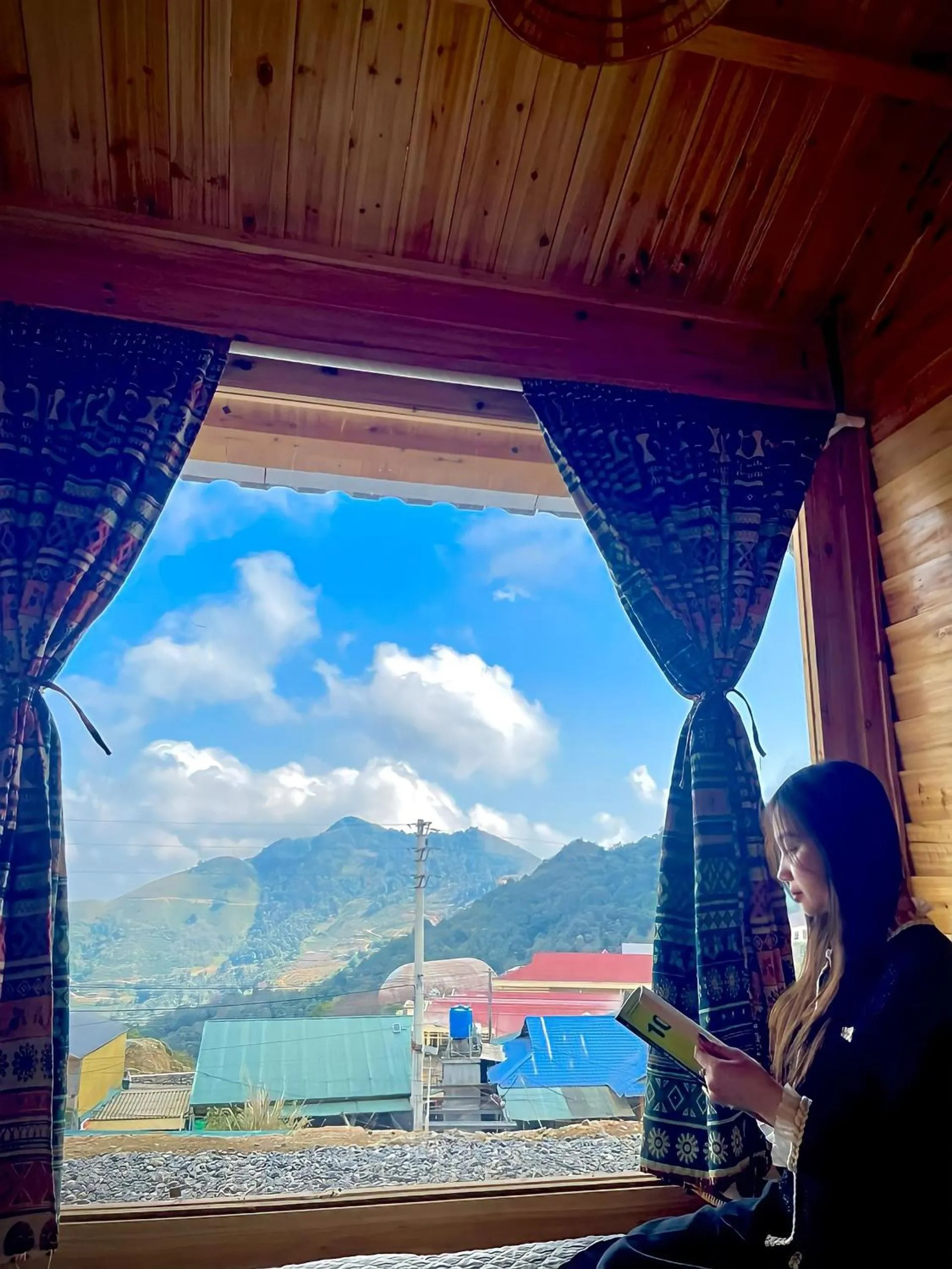 Day in May Home Tà Xùa