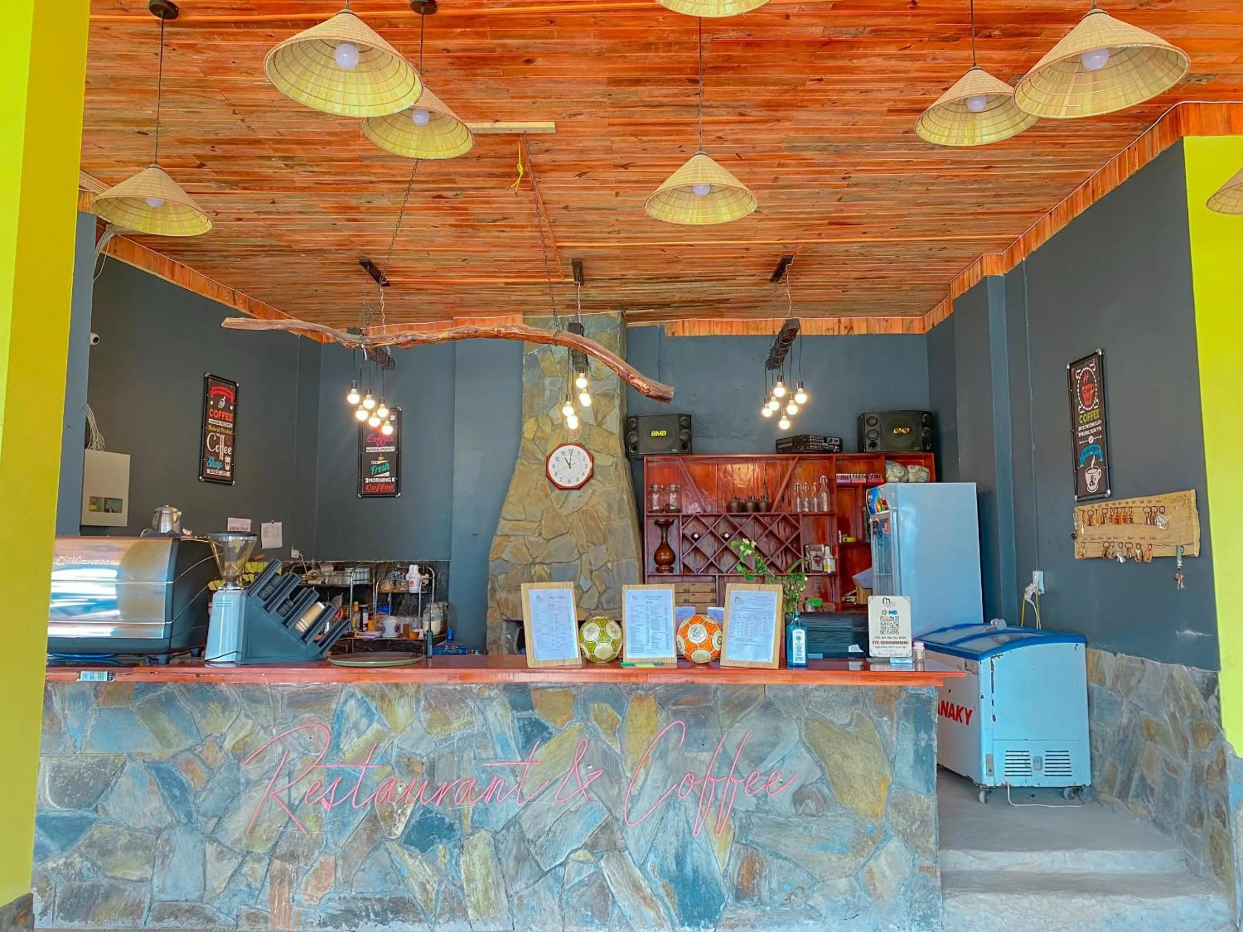 Coffee/tea facilities in May Home Tà Xùa