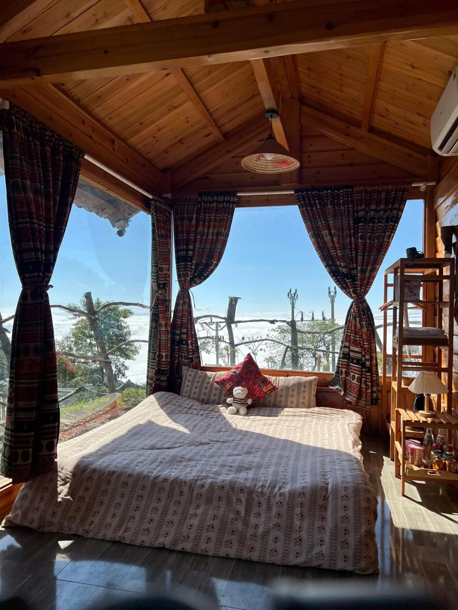 Bed in May Home Tà Xùa