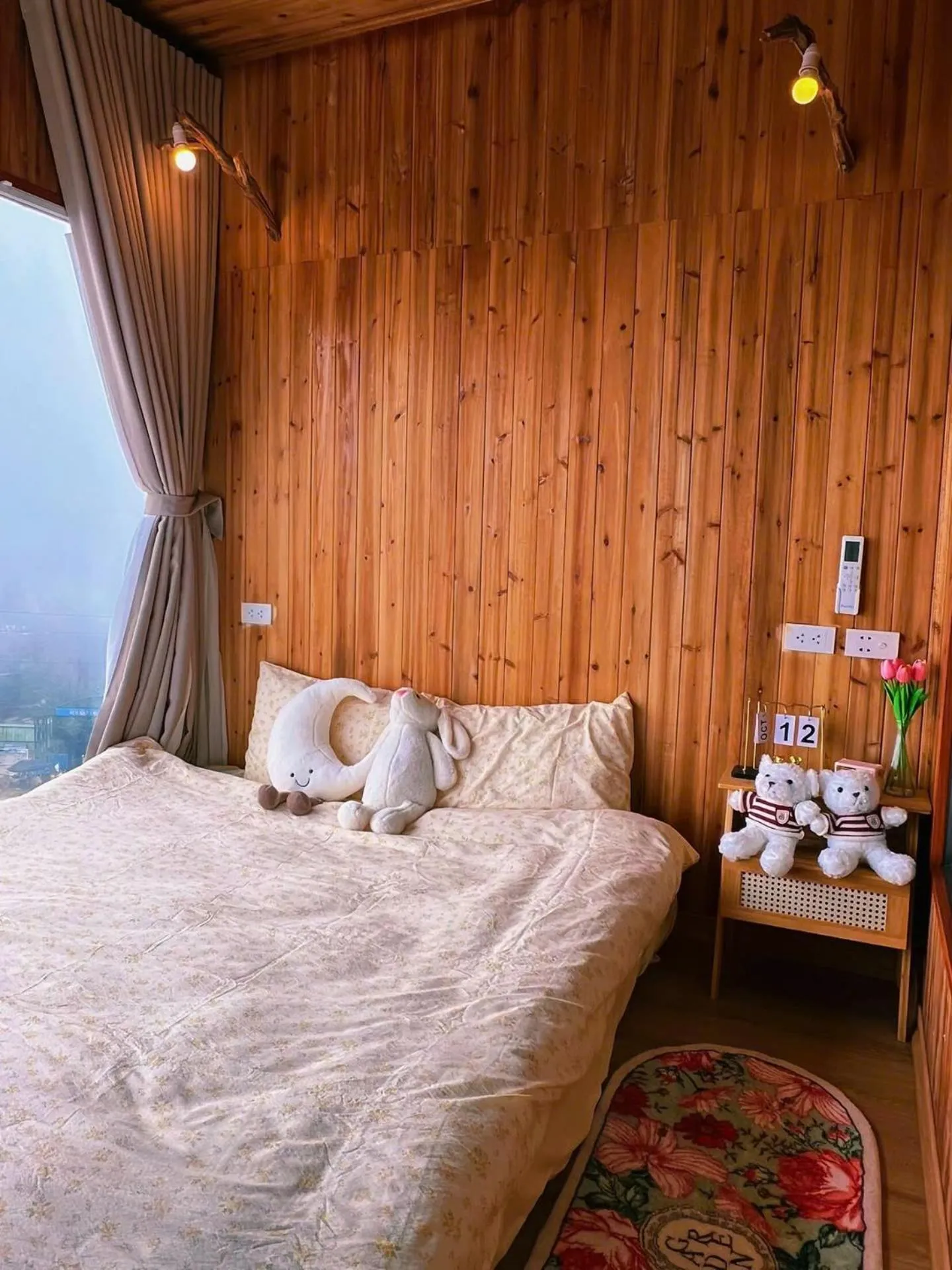 Bed in May Home Tà Xùa