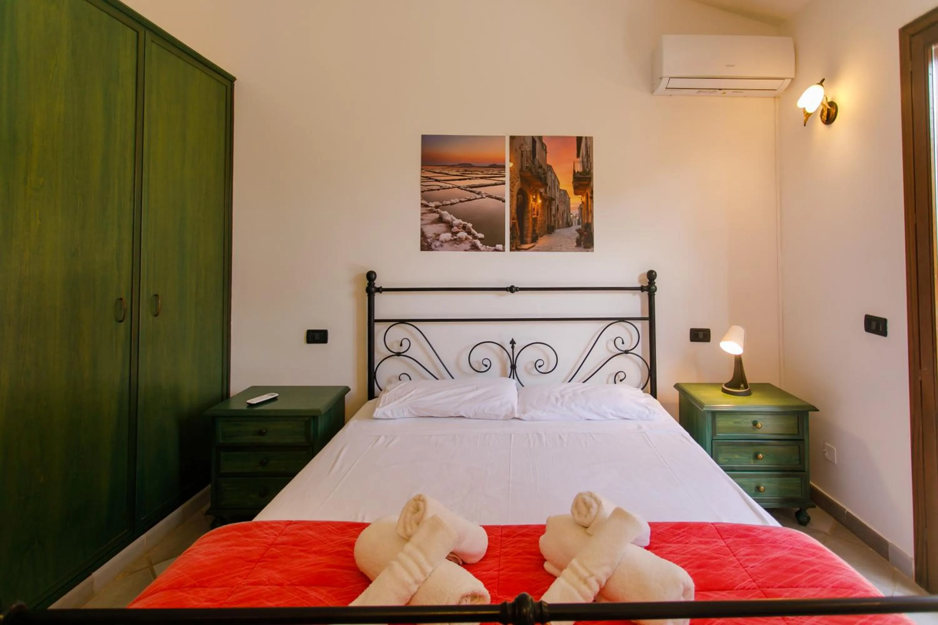 Bedroom, Bed in SanVitoTour- Residence Il Baglio