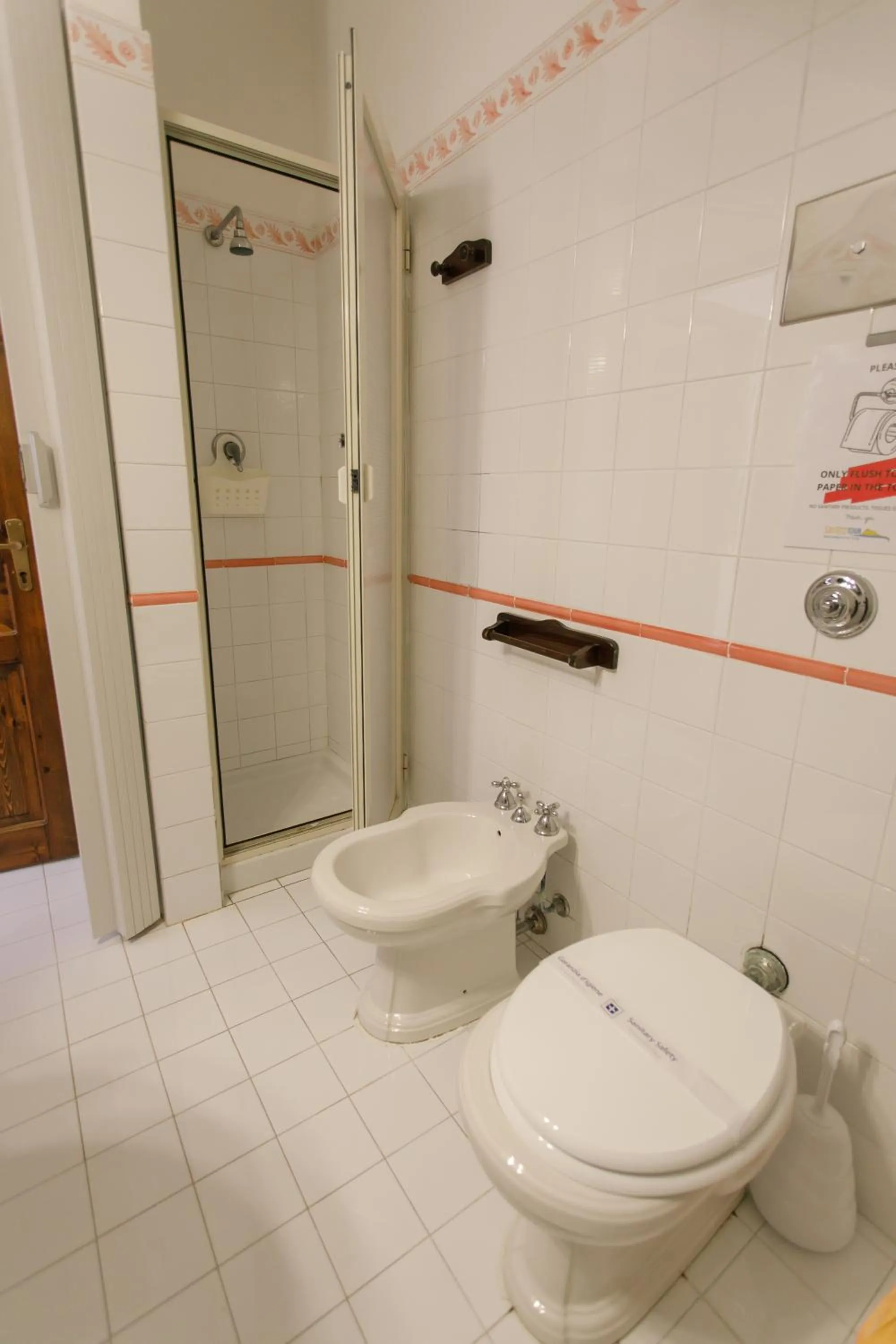 Shower in SanVitoTour- Residence Il Baglio