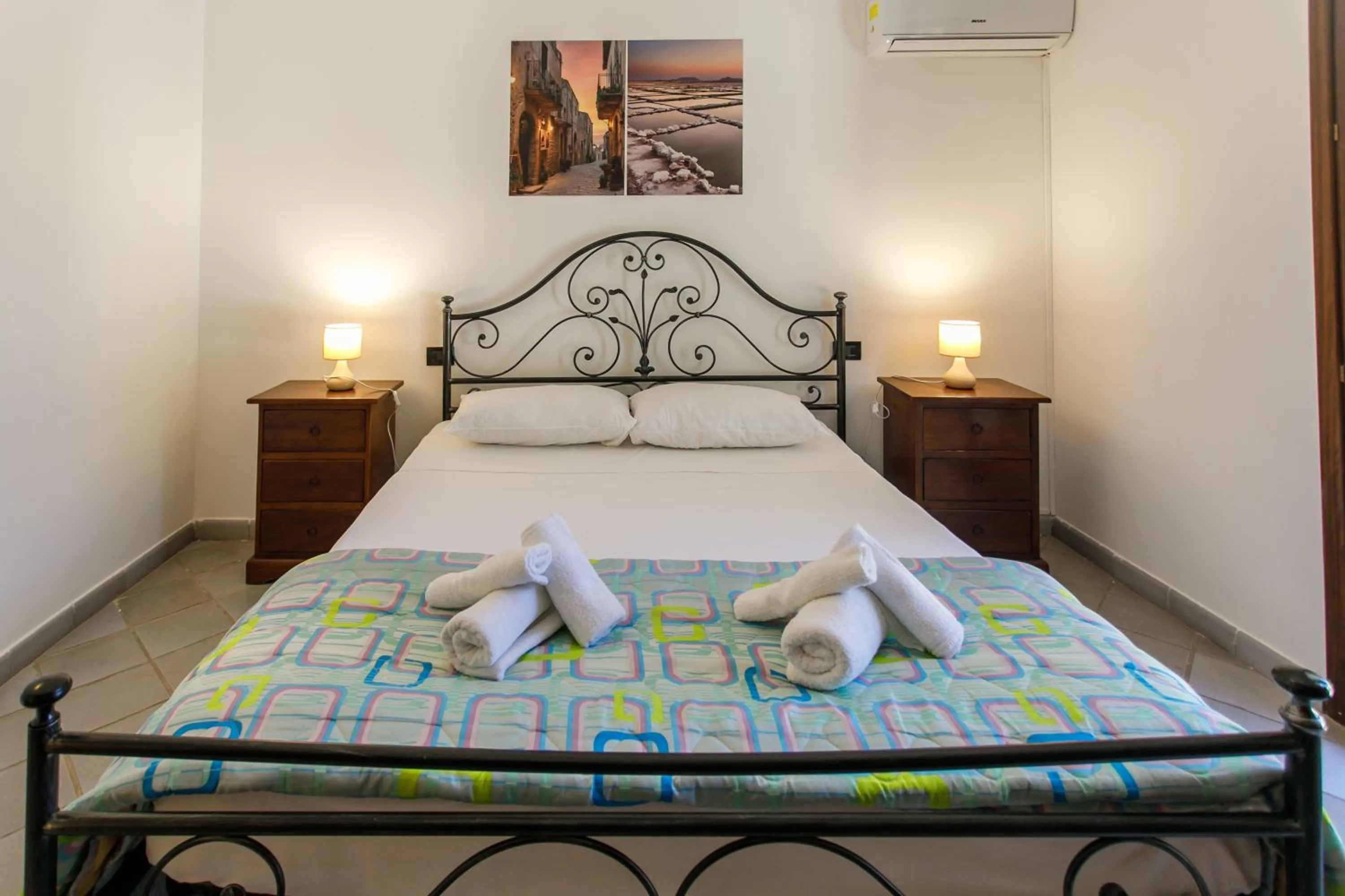 Photo of the whole room, Bed in SanVitoTour- Residence Il Baglio