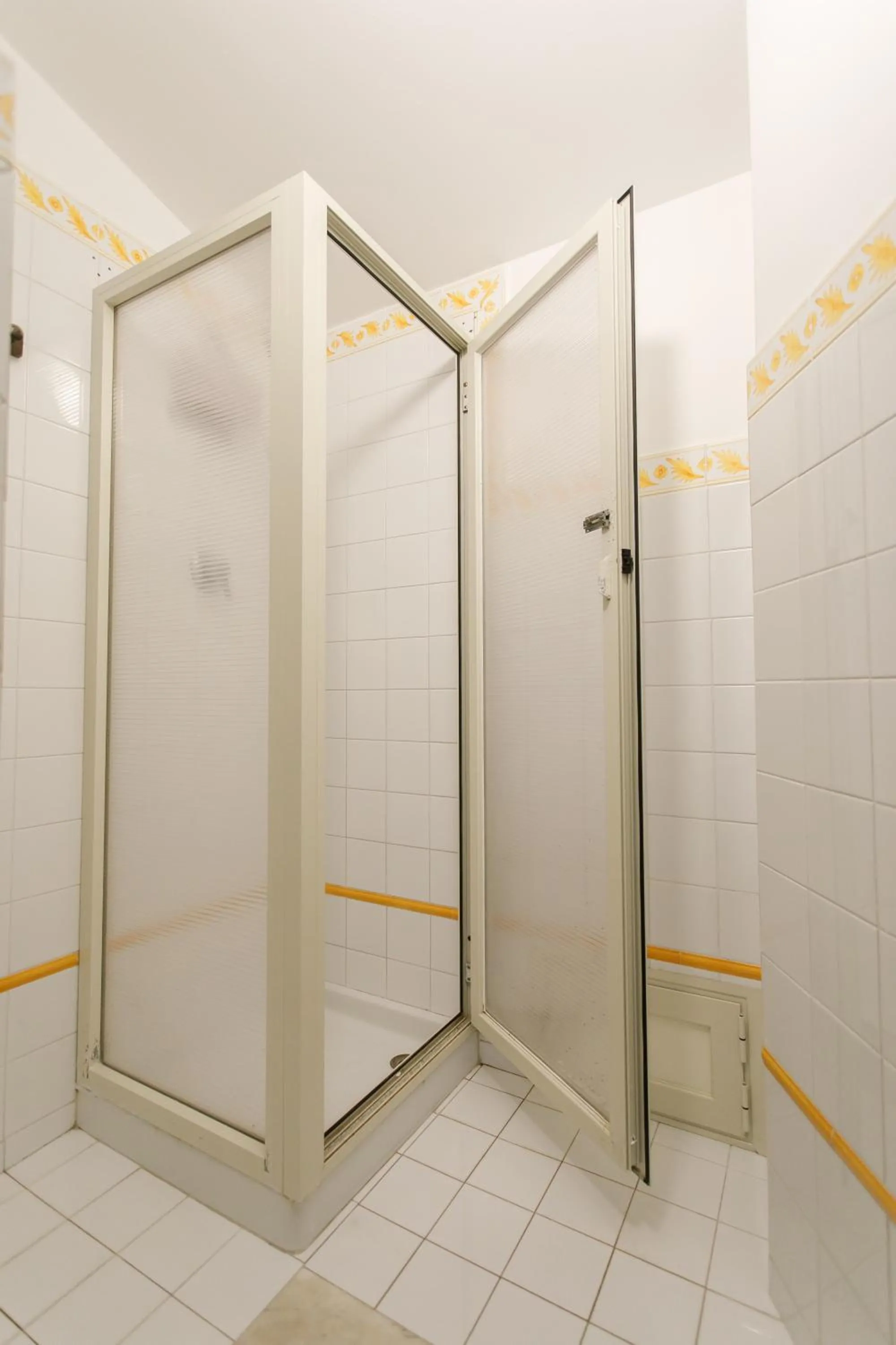 Shower in SanVitoTour- Residence Il Baglio