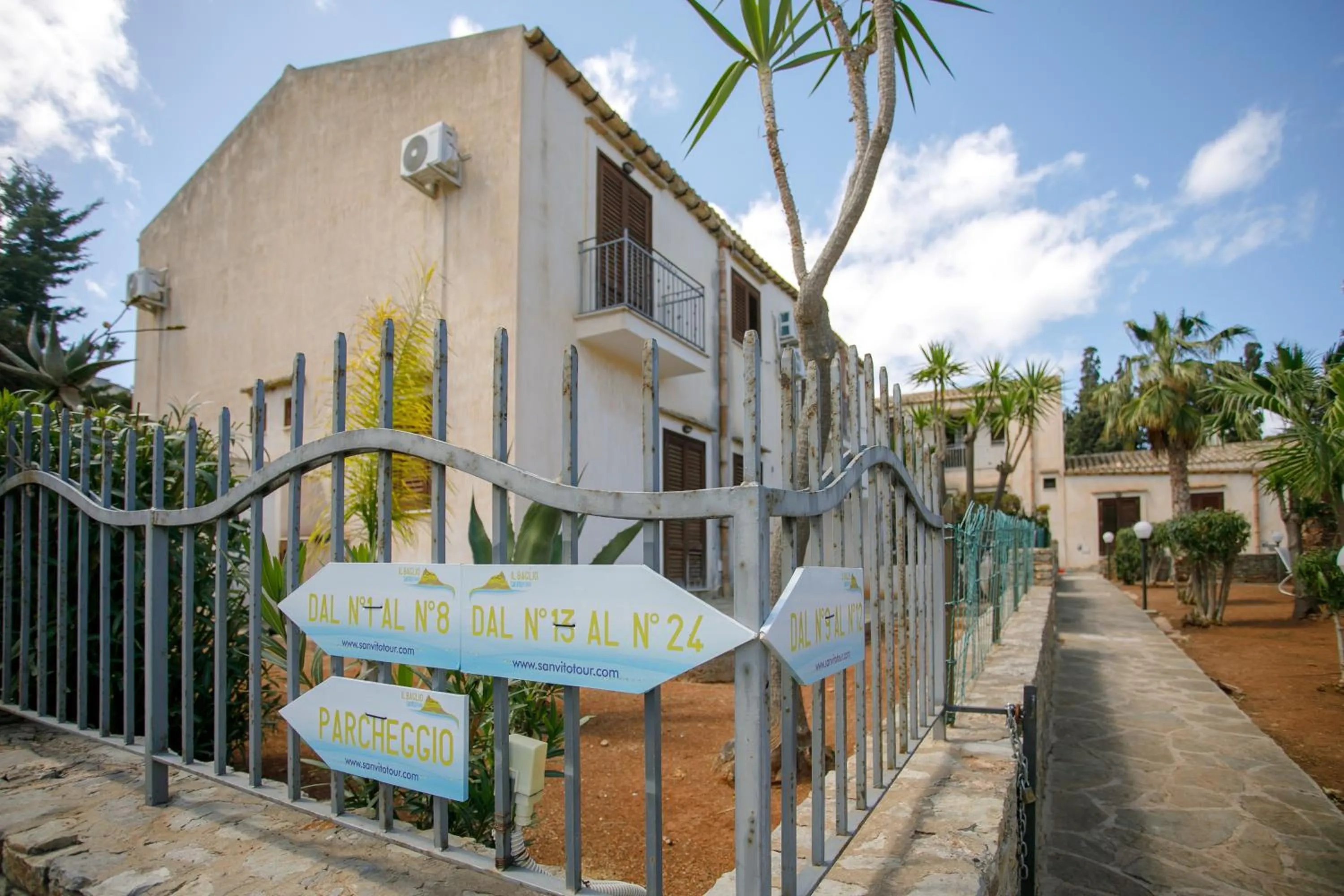 Decorative detail in SanVitoTour- Residence Il Baglio