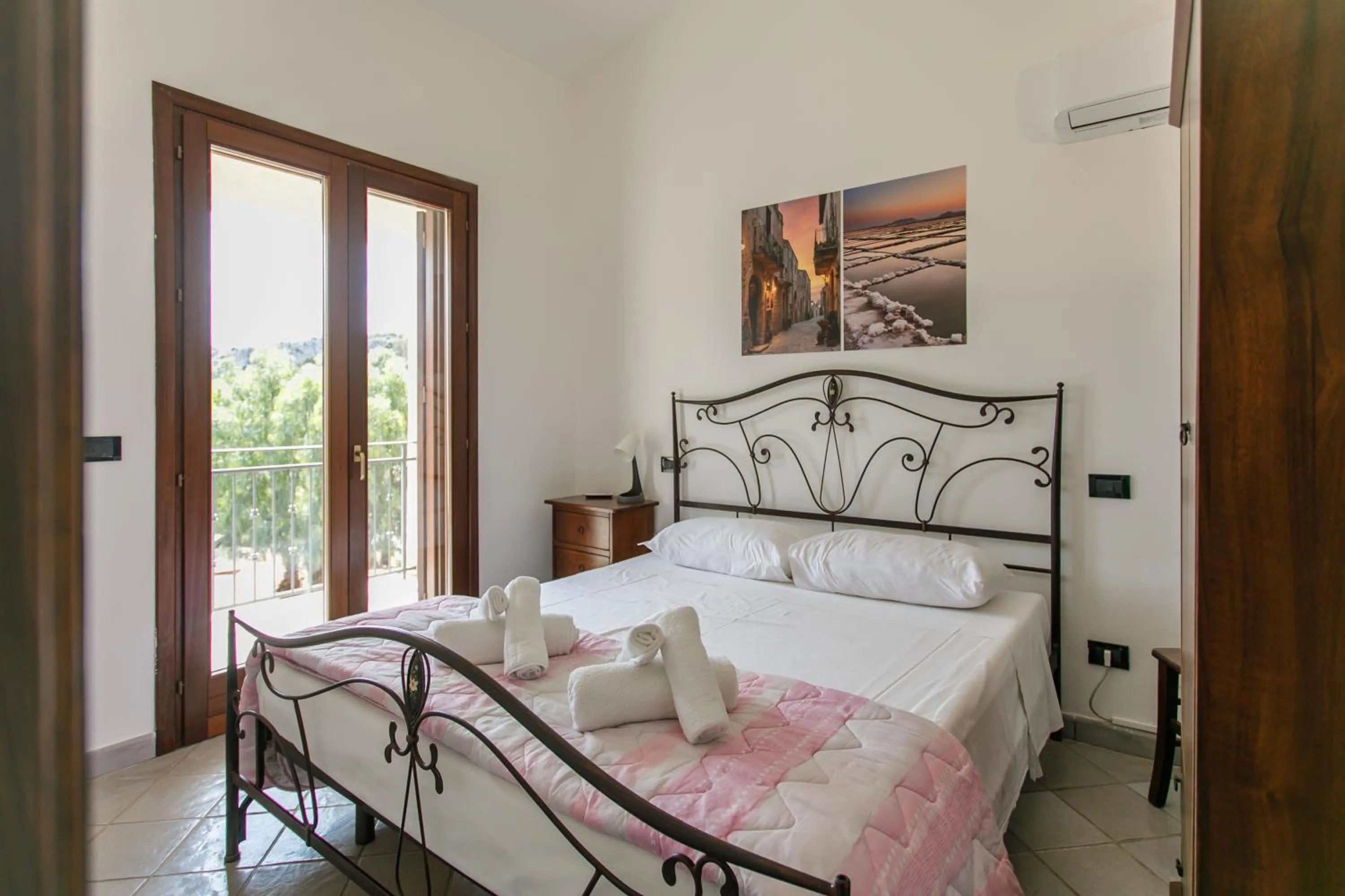 Bedroom, Bed in SanVitoTour- Residence Il Baglio