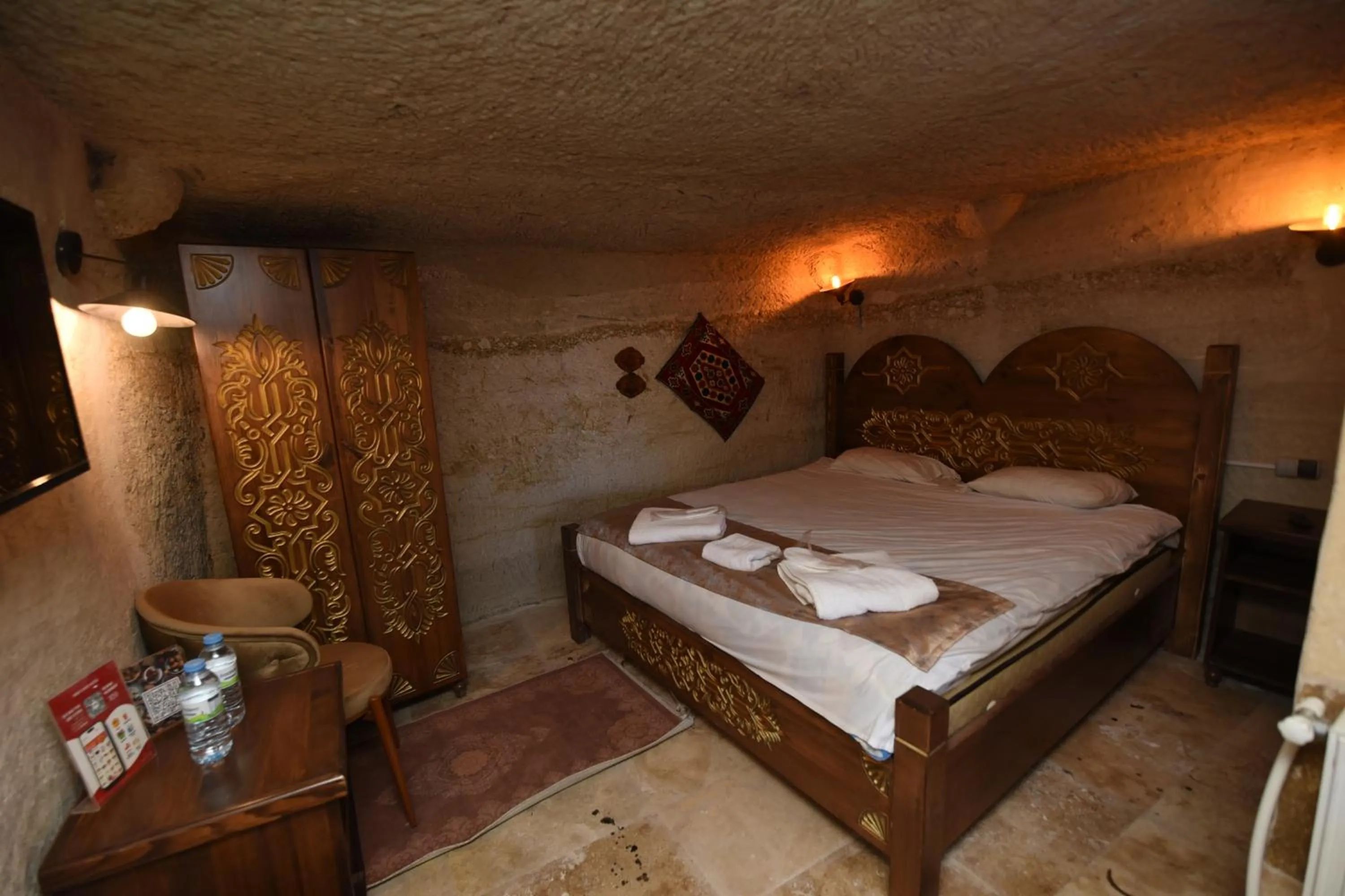 Bed in Peri Cave Hotel