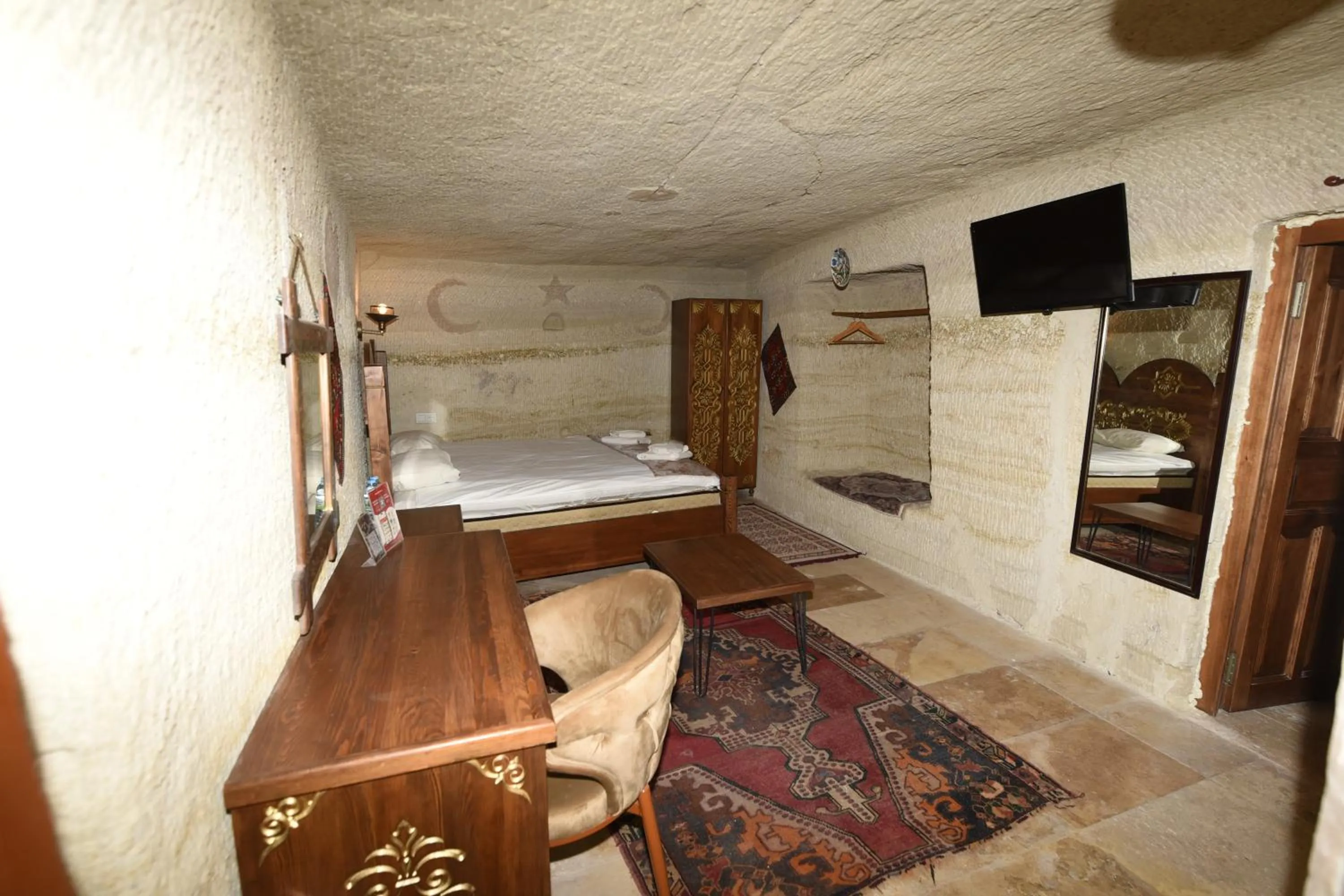 Bed in Peri Cave Hotel