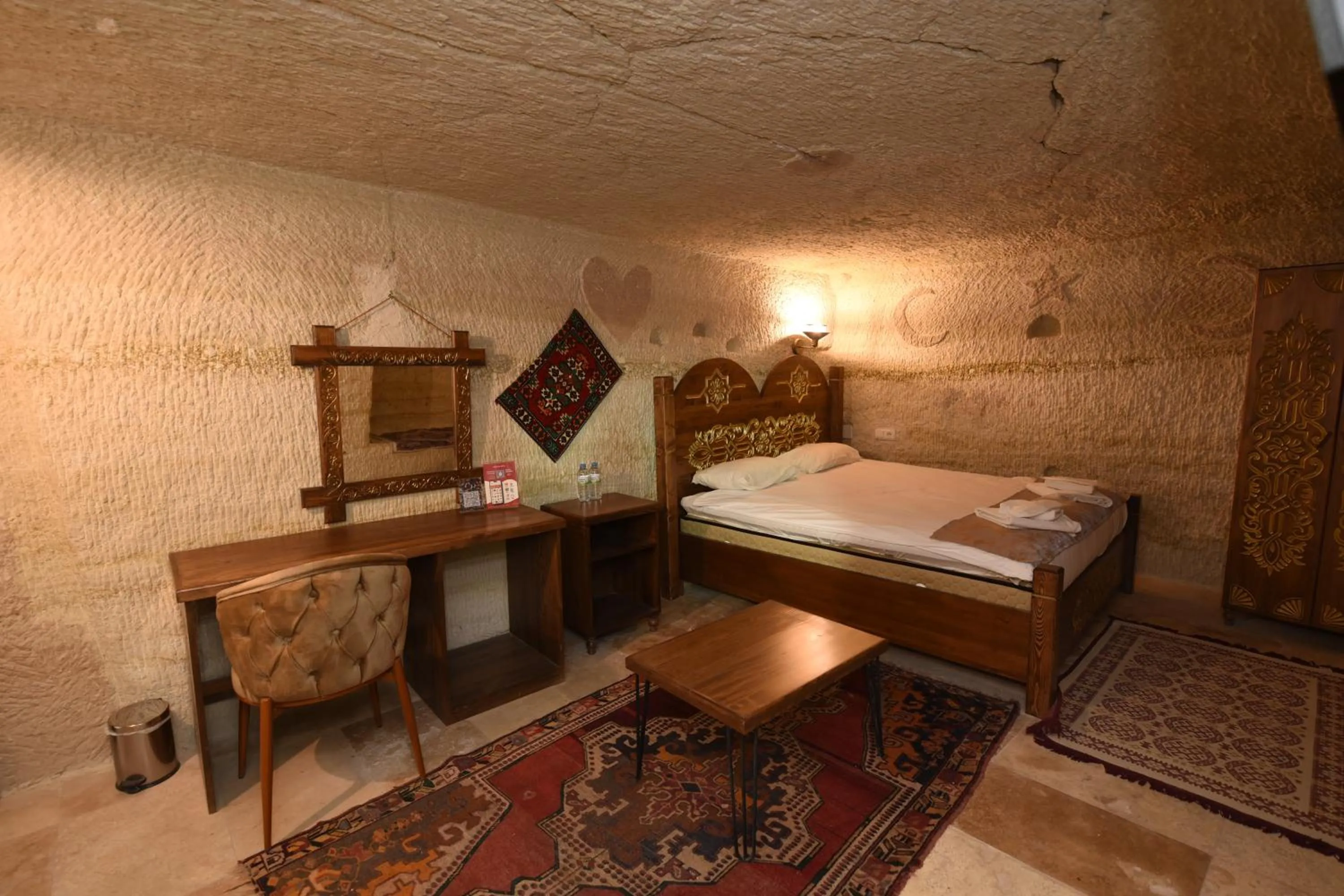 Bed in Peri Cave Hotel