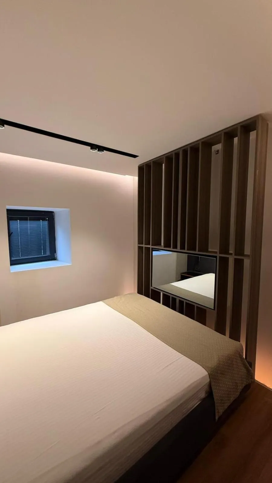 Photo of the whole room, Bed in Nish Palace Beşiktaş